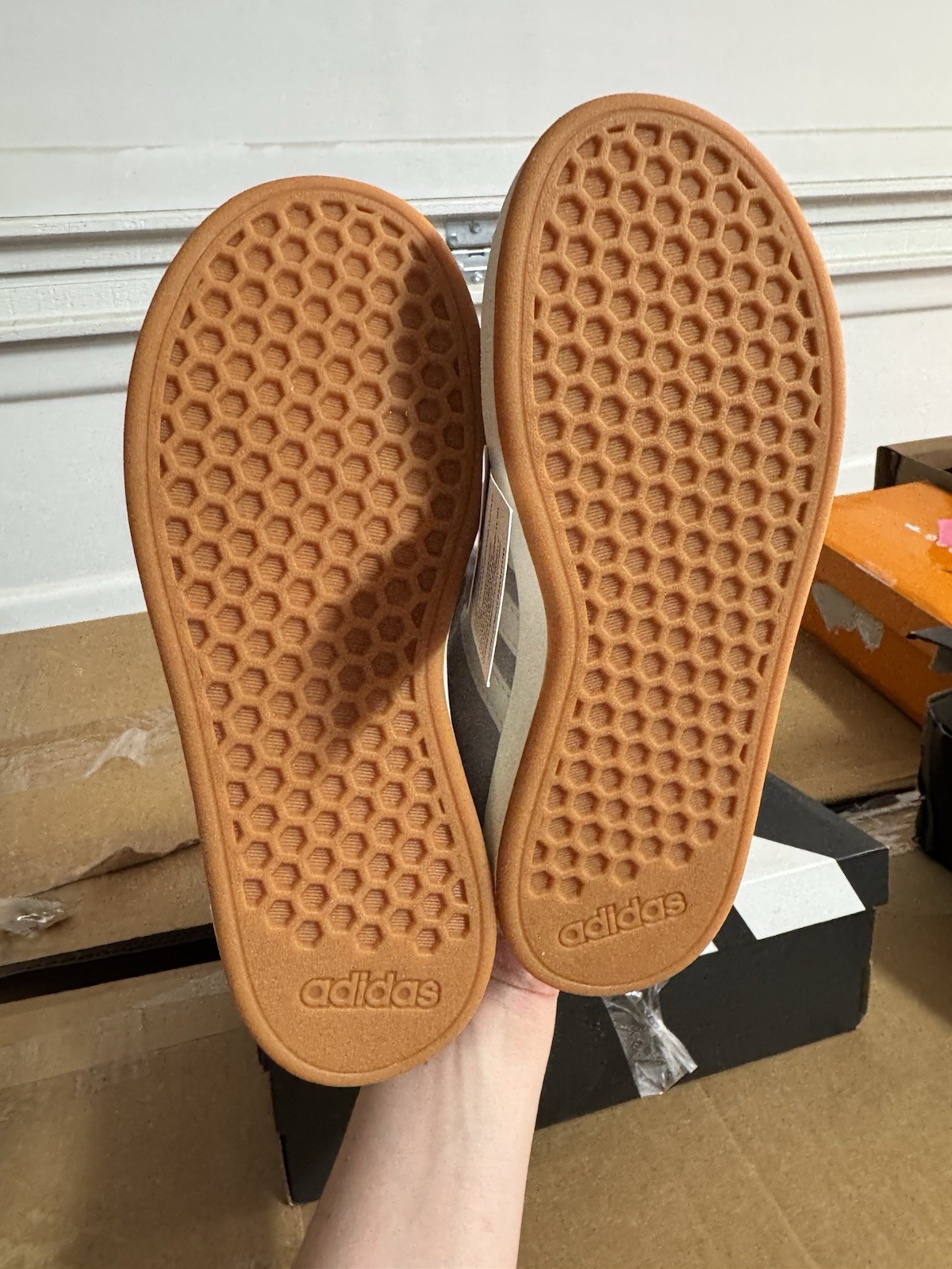 Adidas Grand Court 00s Shoes Grey Two / Off White / Gum Kids Size 2 No Tie