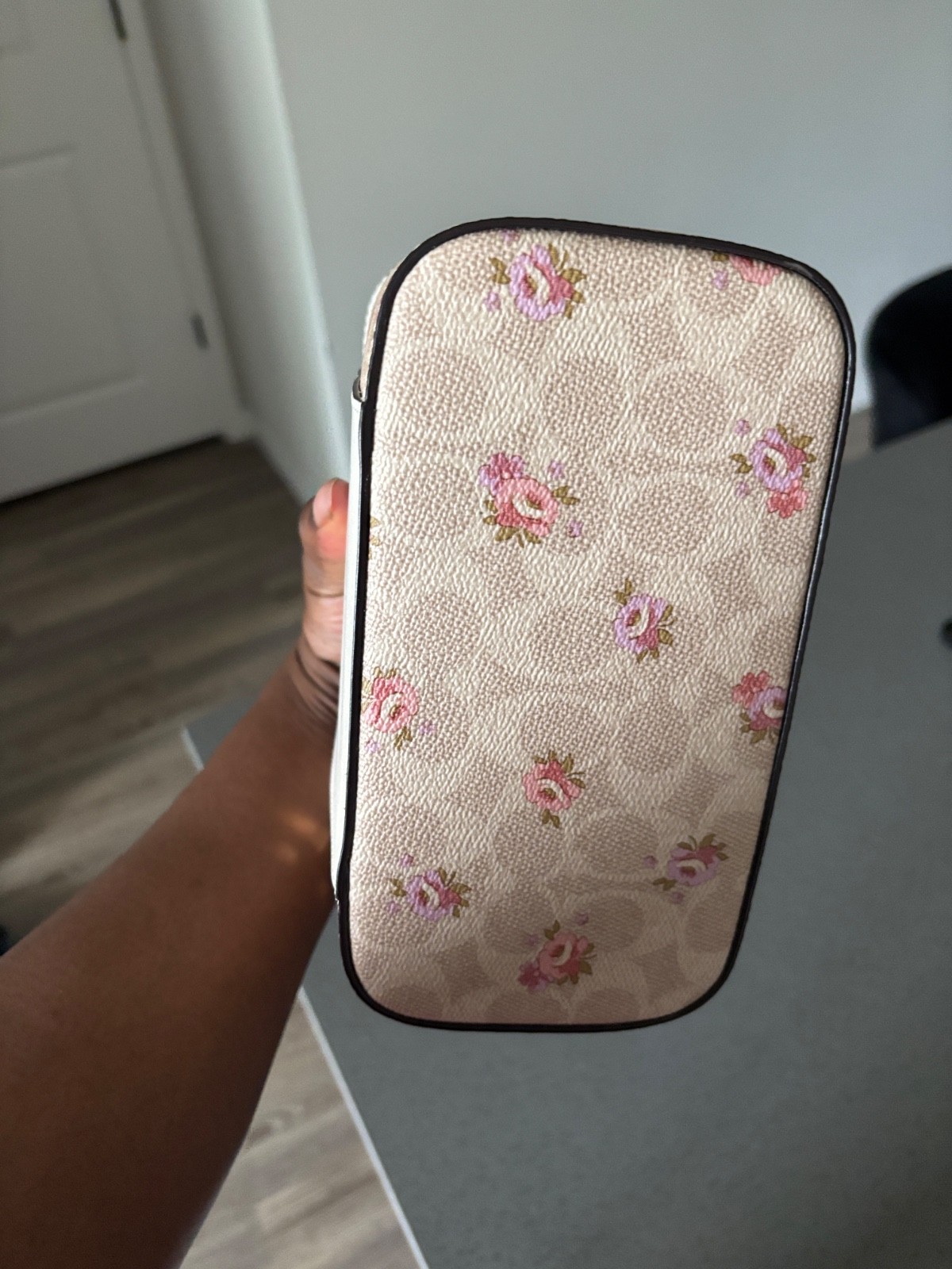 coach bag / makeup bag ivory floral it can be a lil vanity on the go