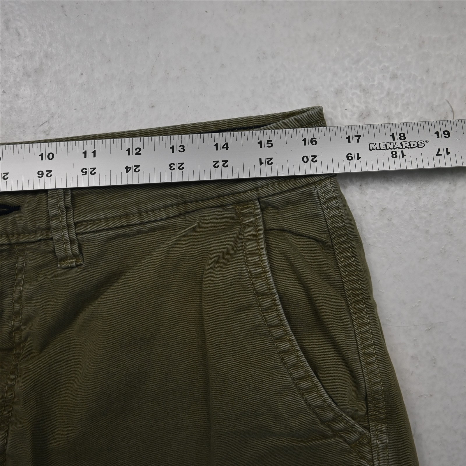 American Eagle 32×8.75″ Green Active Flex Classic Chino Mens Shorts