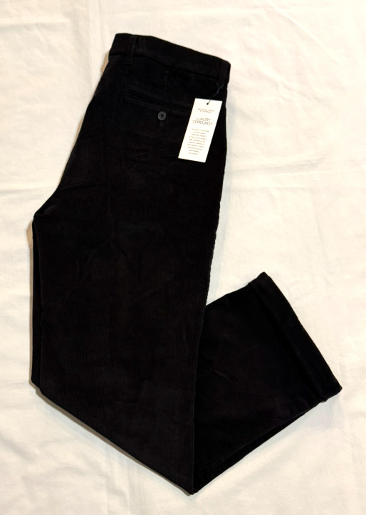 Round Tree & Yorke Men’s Classic Fit pleated Corduroy Cuffed Pant-Black/Khaki