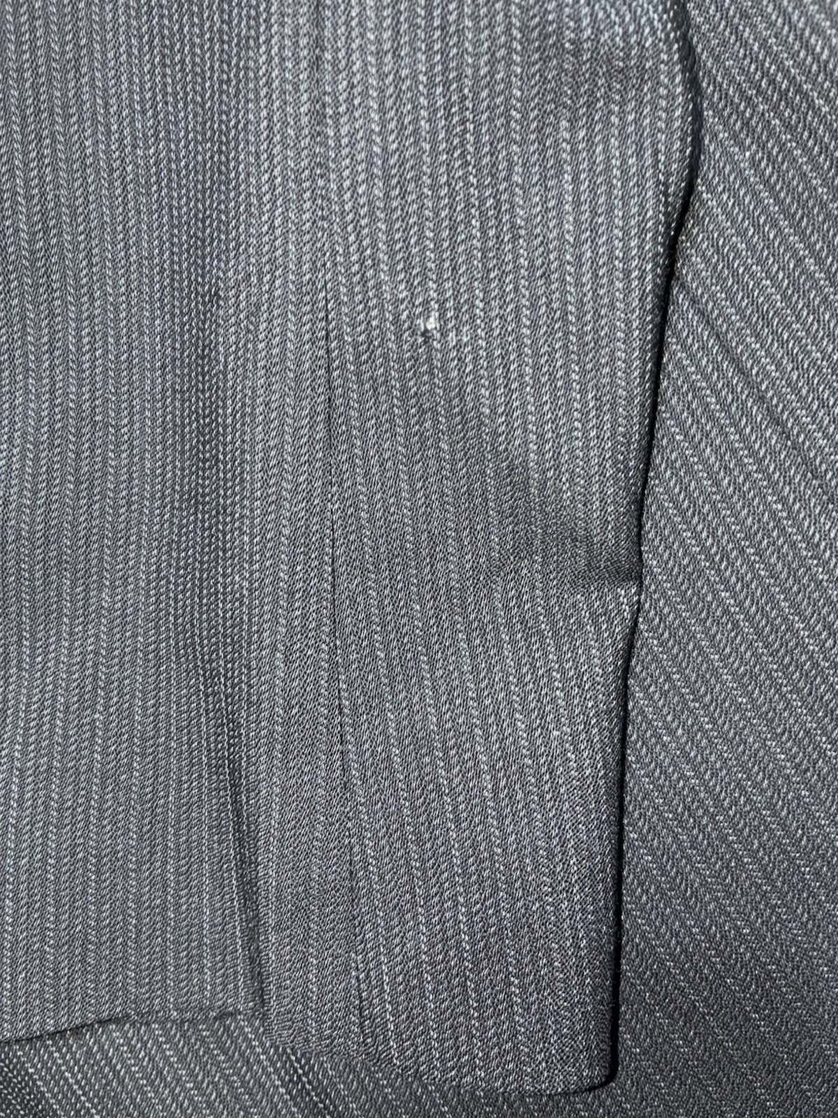 Armani Collezioni Saks Blazer Men’s 40R Charcoal Herringbone Wool Italy *hole