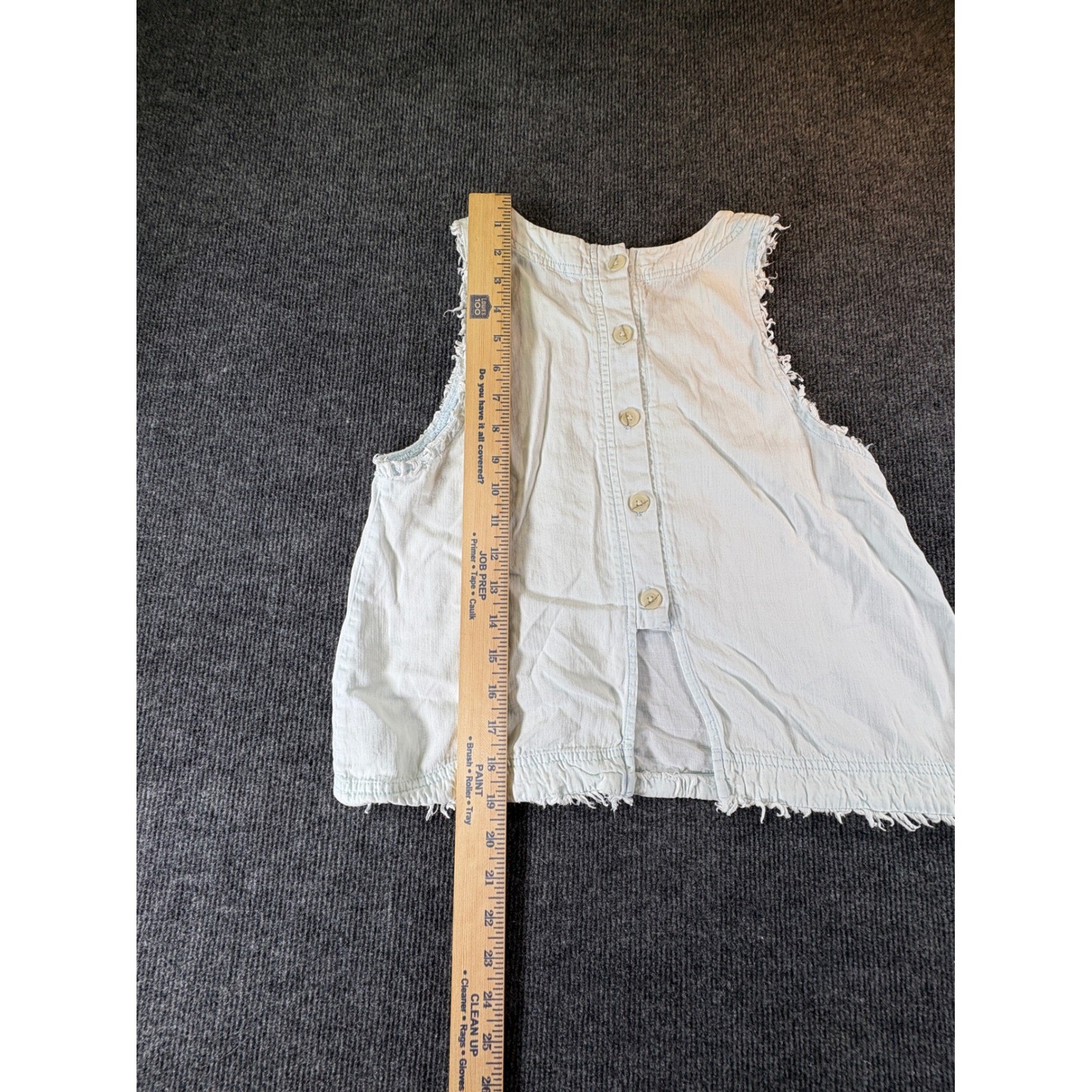 Altar’d State Womens XS Light Wash Denim Sleeveless Button Back Frayed Top 2645