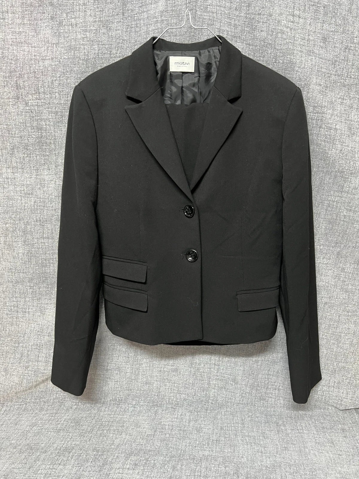 Womens Stylish Black Pattern Suit Size 48 Cropped Jacket and Pants Made in
