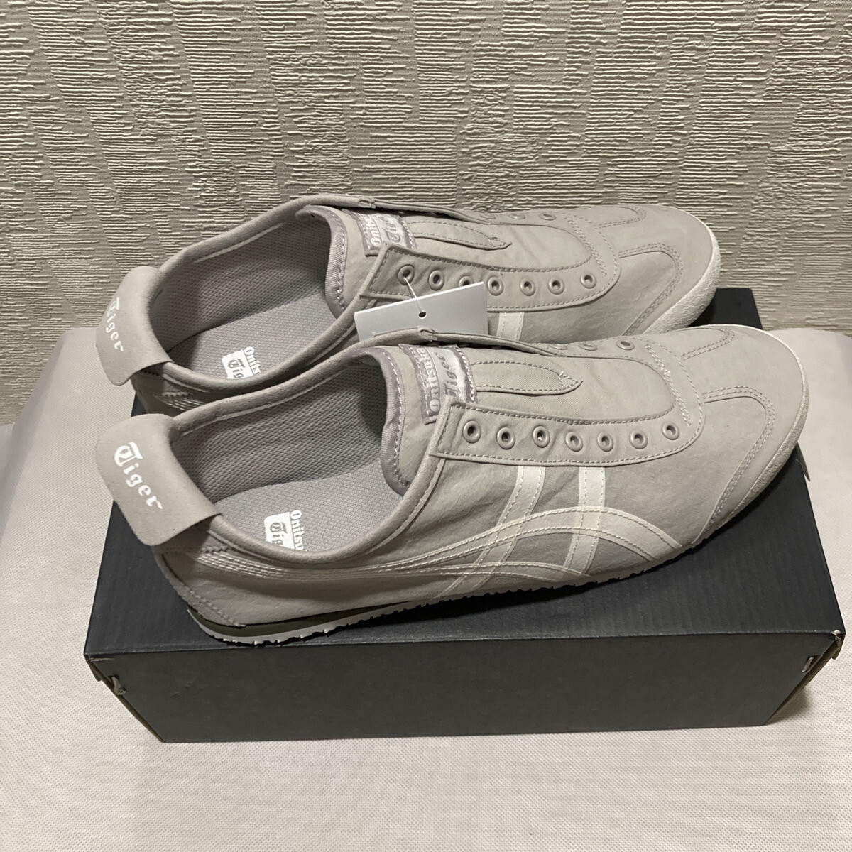 Onitsuka Tiger MEXICO 66 SLIP-ON 1183B603 020 OYSTER GREY WHITE Unisex Shoes