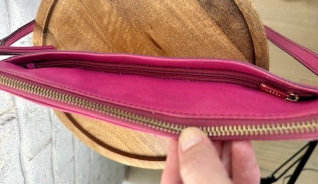 Fossil Sydney Crossbody Bag Adjustable Purse Clutch Fuchsia Hot Pink Leather