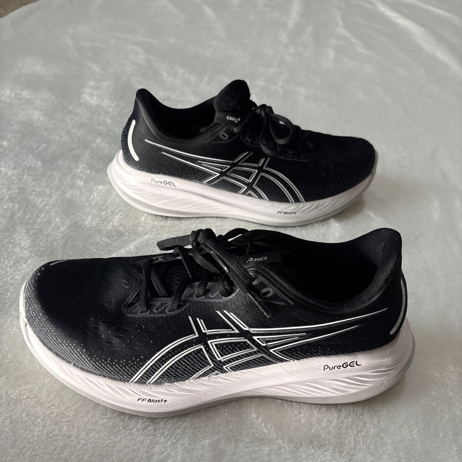 GREAT CONDITION – ASICS Gel Cumulus 26 Black Concrete Mens Size 10