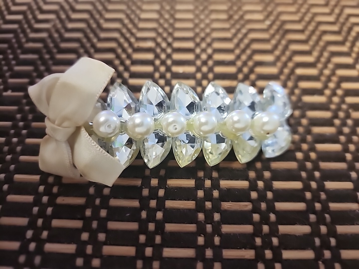 Vintage Rhinestone Hair Barrette And Pearl & Bow Hair Clip VGUC