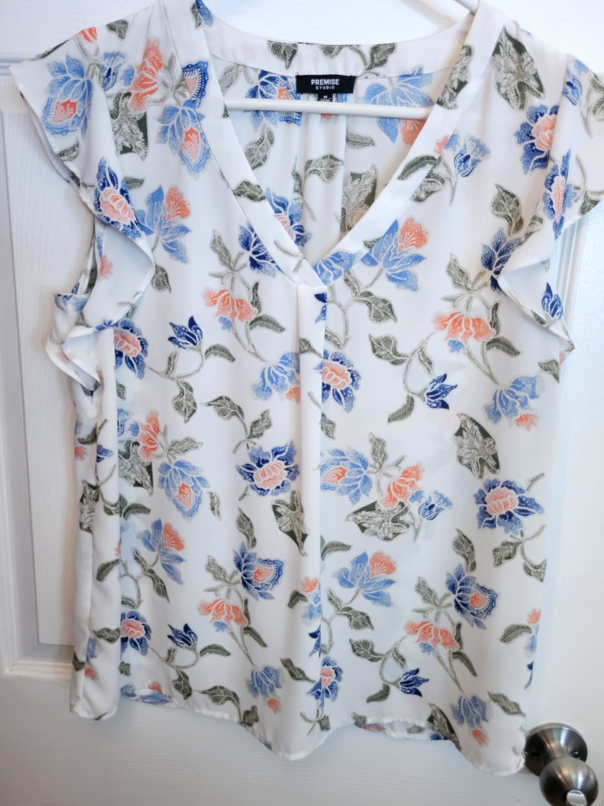 Medium Premise Studio Flutter Sleeve Blouse Women’s Blue Orange Green