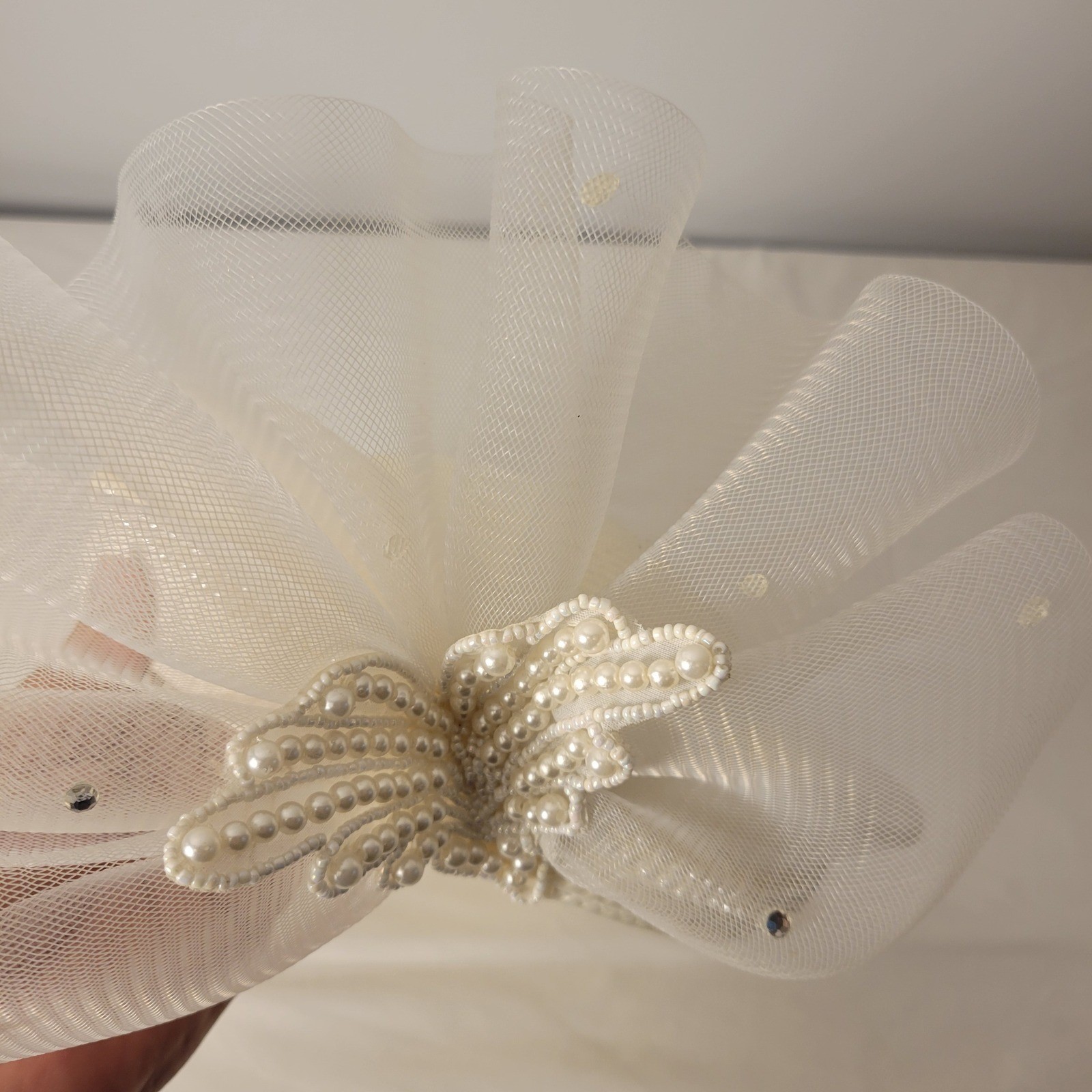 Mr. Hi’s Classic Pillbox Hat Women Ivory White Pearl Butterfly Mesh Bow Tulle