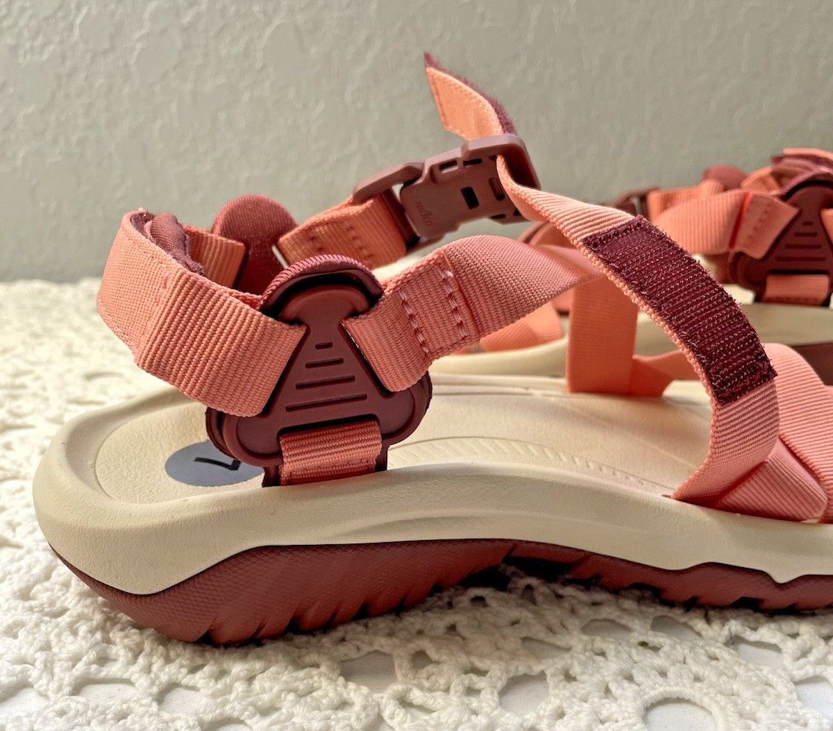 Teva Hurricane Terra Dactyl Coral Women’s Hiking Sandal Size 7