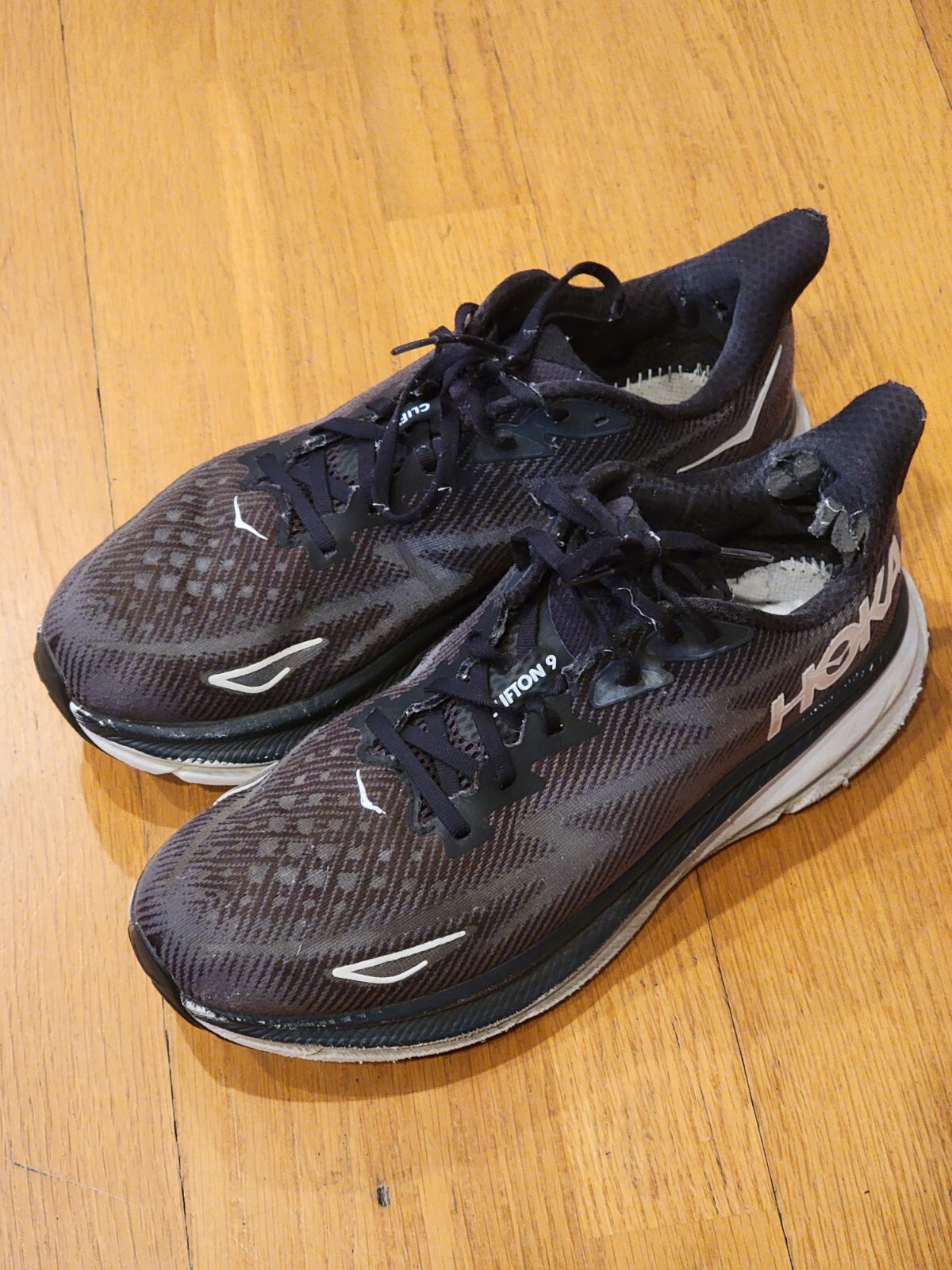 Hoka One One Mens Clifton 9 1127895 Black White Running Shoes Sz 12.5 No Insoles