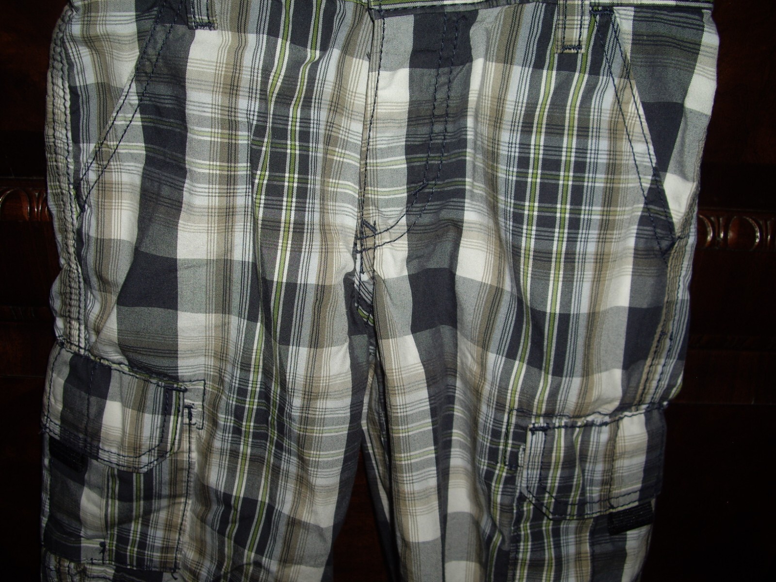 T7 EEUC Boys Size 7 Reg Levi’s Plaid Cargo Shorts Black Gray Tan White Pockets