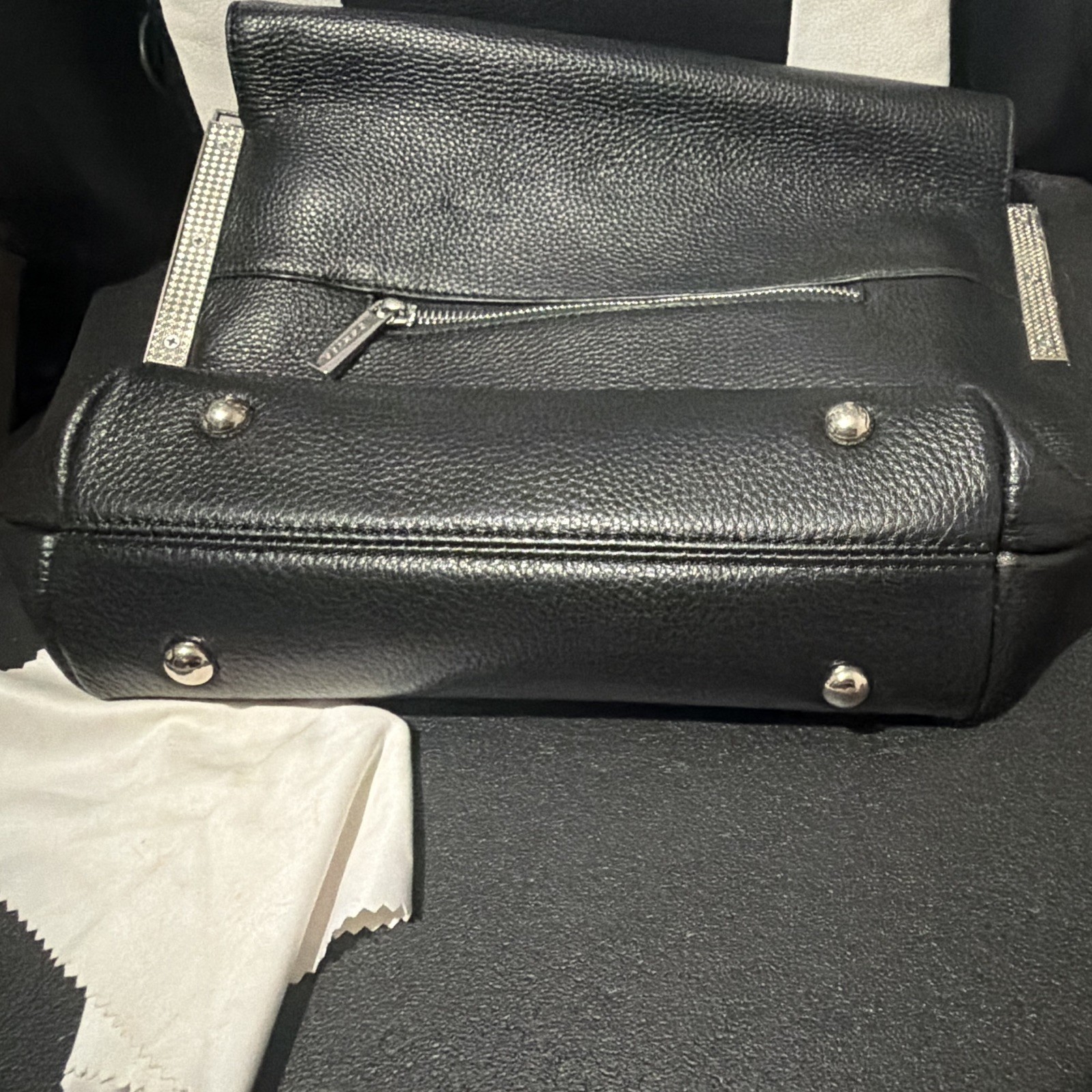 Danier Black Pebbled Shoulder Bag Zip Closure Silver Hardware Lined Pockets