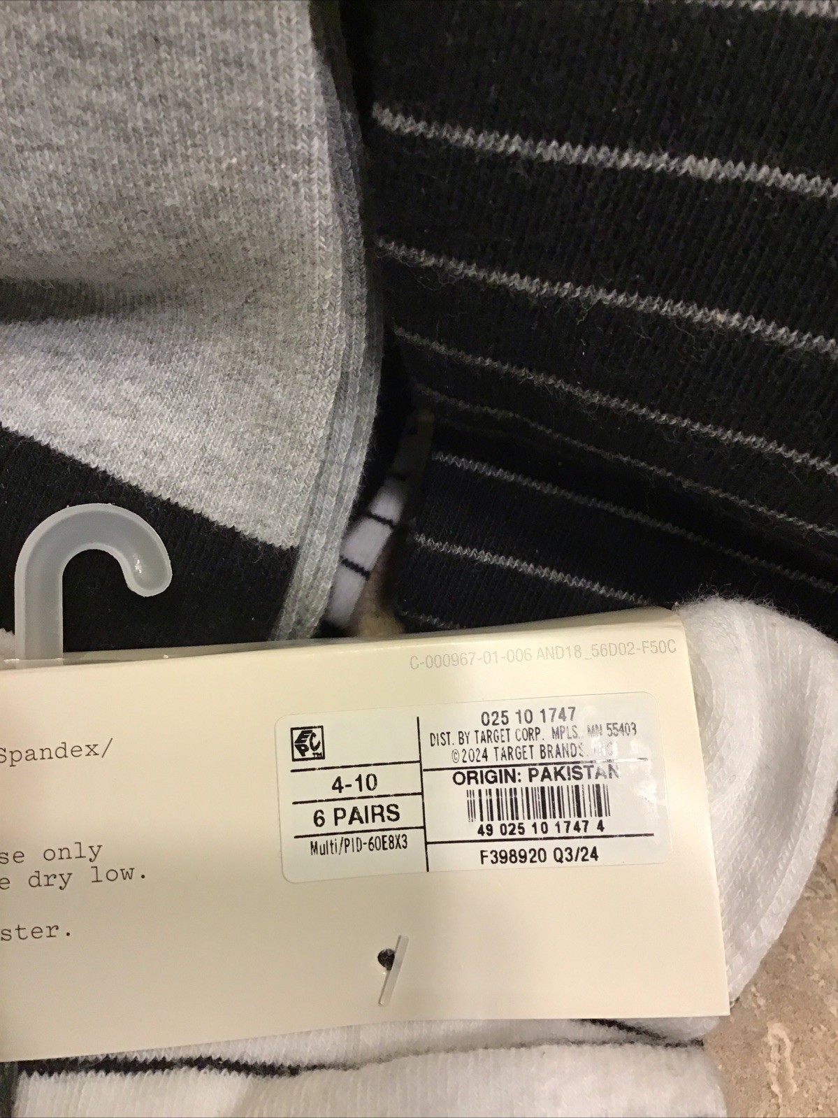 A New Day 2 Pkg. 6 Ea. / Cotton Blend Crew Socks Solid & Patterned Size 4-10