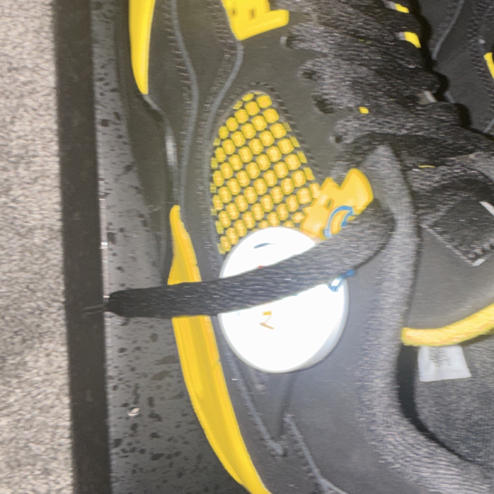Jordan Air Jordan 4 Retro Thunder Black/Yellow Men’s Mid Top Basketball Sneaker