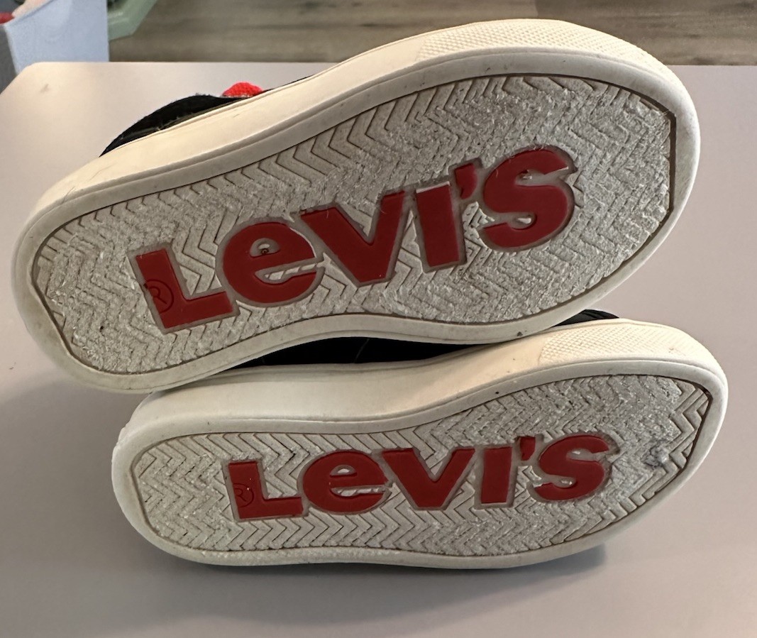 Levi’s Toddler High Top Sneakers Size 7 Black Red Lace Up Shoes Kids Preowned