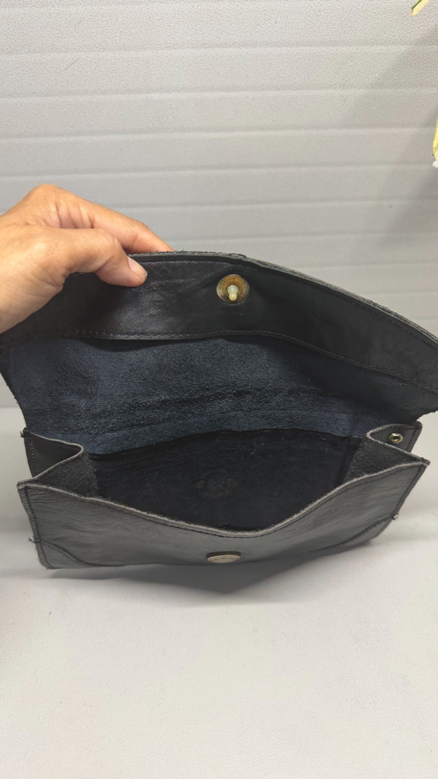 EXCELLENT CONDITION-Vintage Black Leather Envelope Clutch