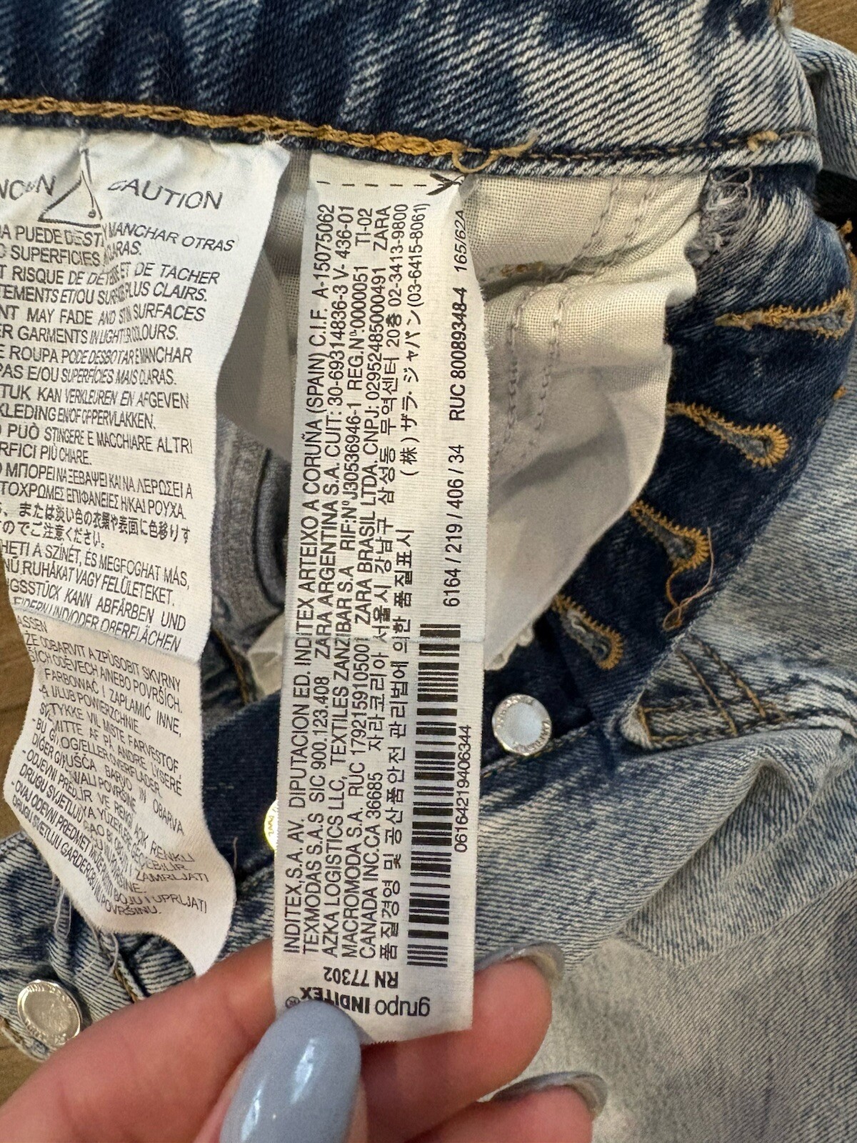 Zara Raw Hem Women’s Sz 2 Light Wash Blue Denim Button Down Jean
