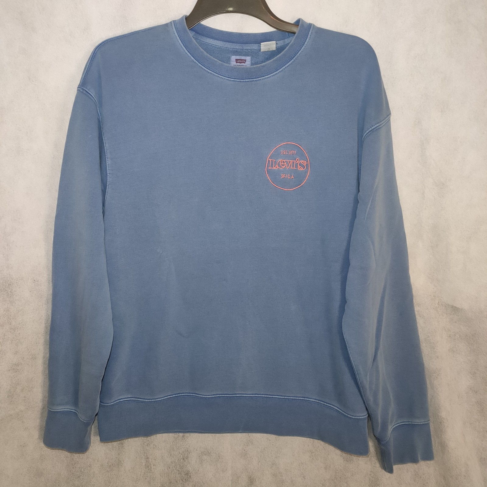 Levi’s Embroidered Sweatshirt Size M Blue Pastel Pink Circular Logo Spellout