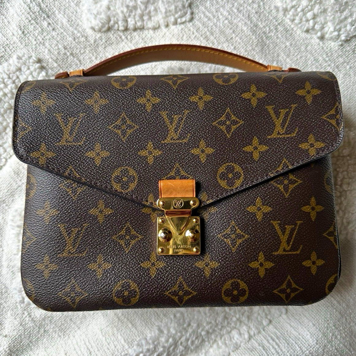 Louis Vuitton Monogram Pochette Metis Crossbody, Strap & Dust Bag