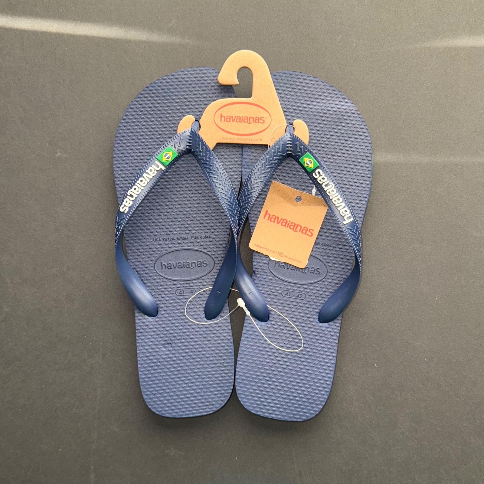 Havaianas Navy Blue Logo Brazil Flag Flip Flops Men’s Size 9/10 (41-42) NEW