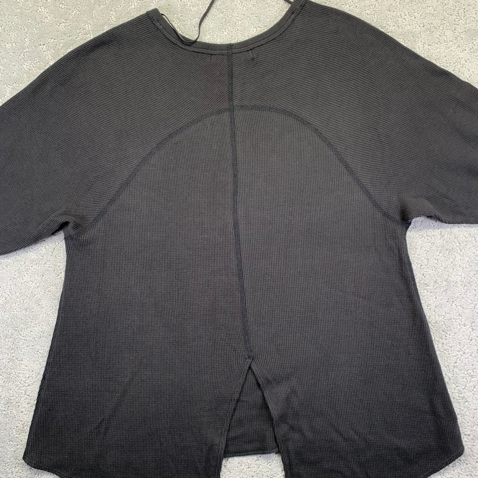 WeTheFree Free People Revolve Thermal Shirt Womens XS Grey Slit Back Long Sleeve