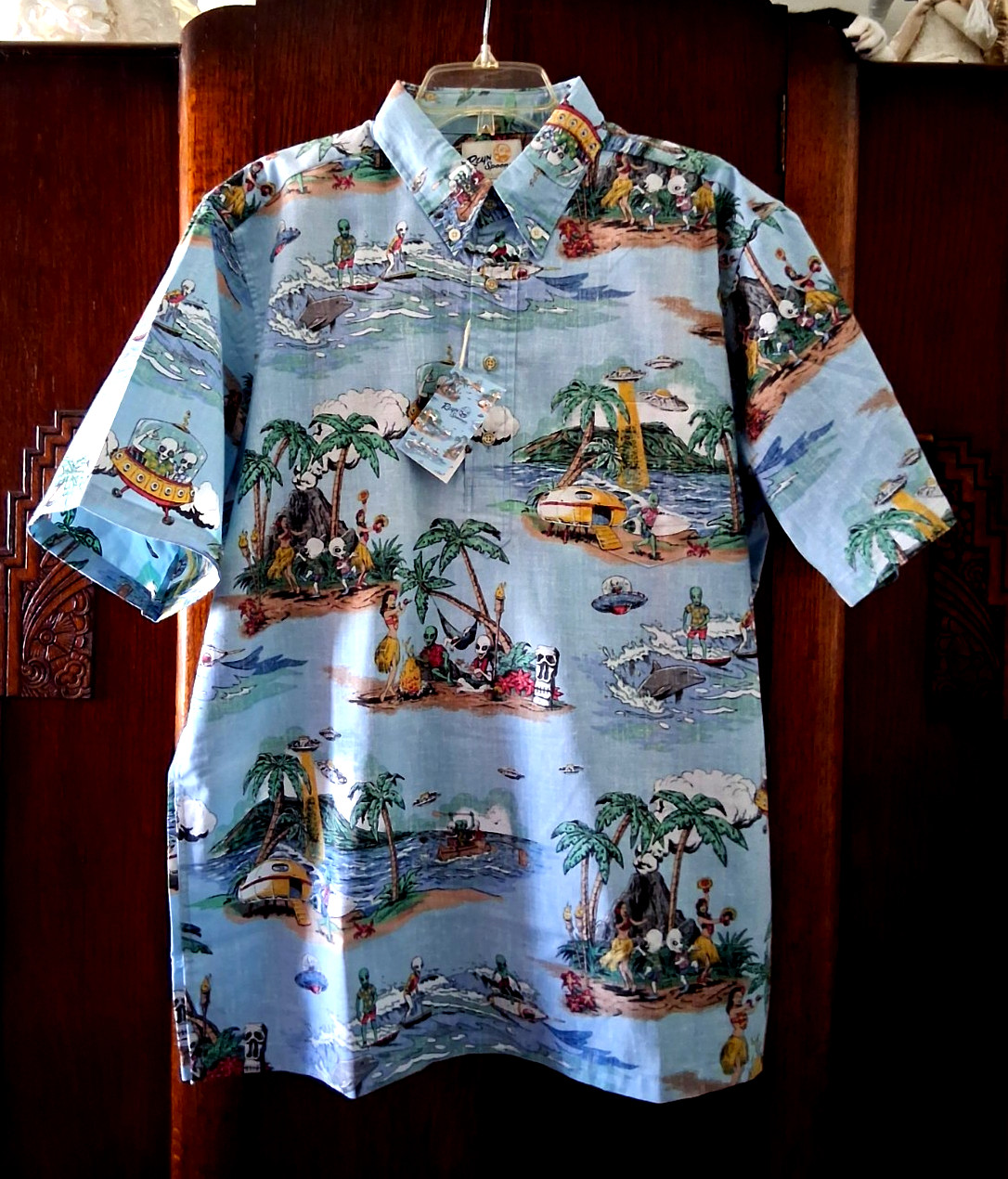 Reyn Spooner Men’s ALOHA ALIENS NWT CLASSIC FIT PULLOVER Sky Blue Shirt Sizes