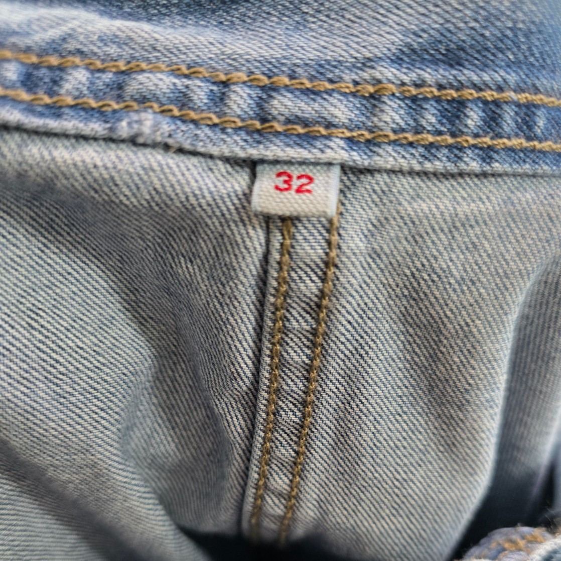 LEVIS Denim Skirt Women’s Sz 32 Medium Wash 34″ Waist X 24″ Midi