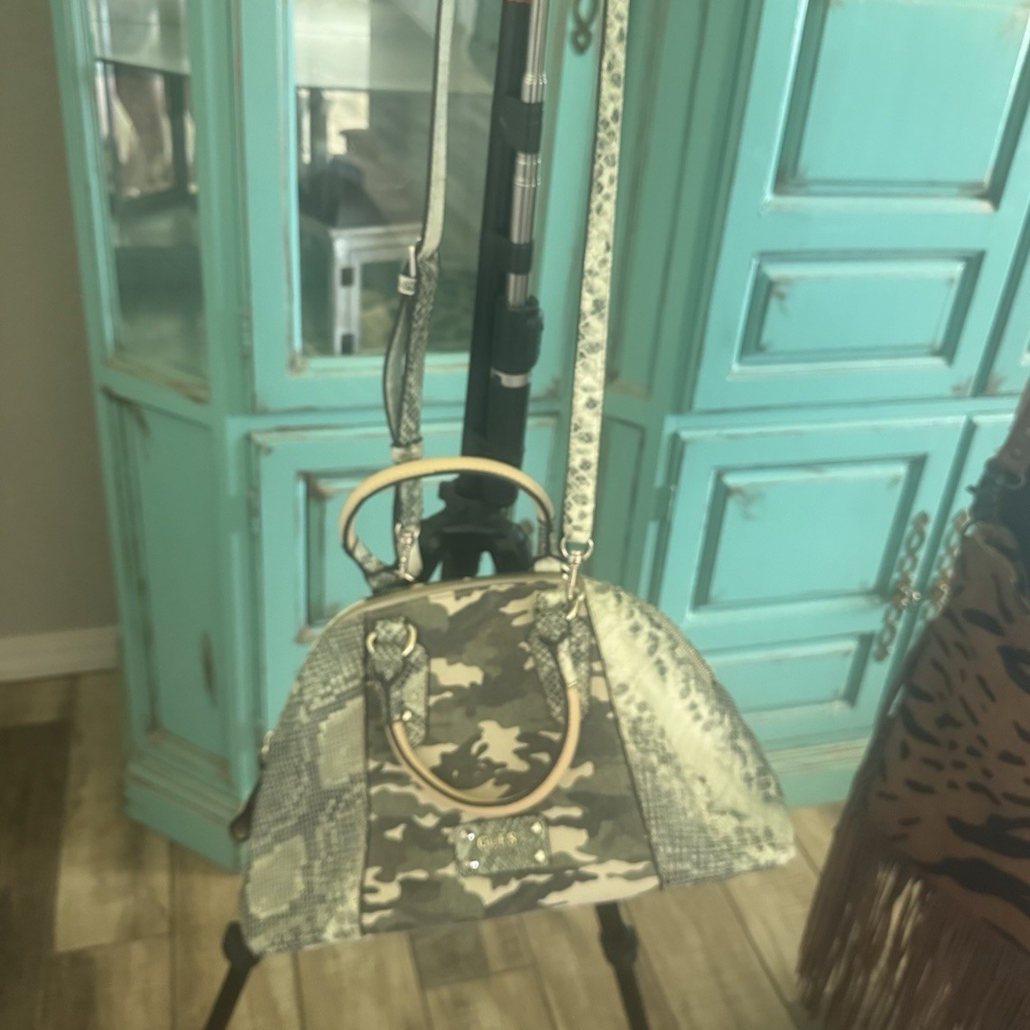 Women’s Guess Camo Satchel Top Handle Bag Zip, Detachable Adjustable Strap