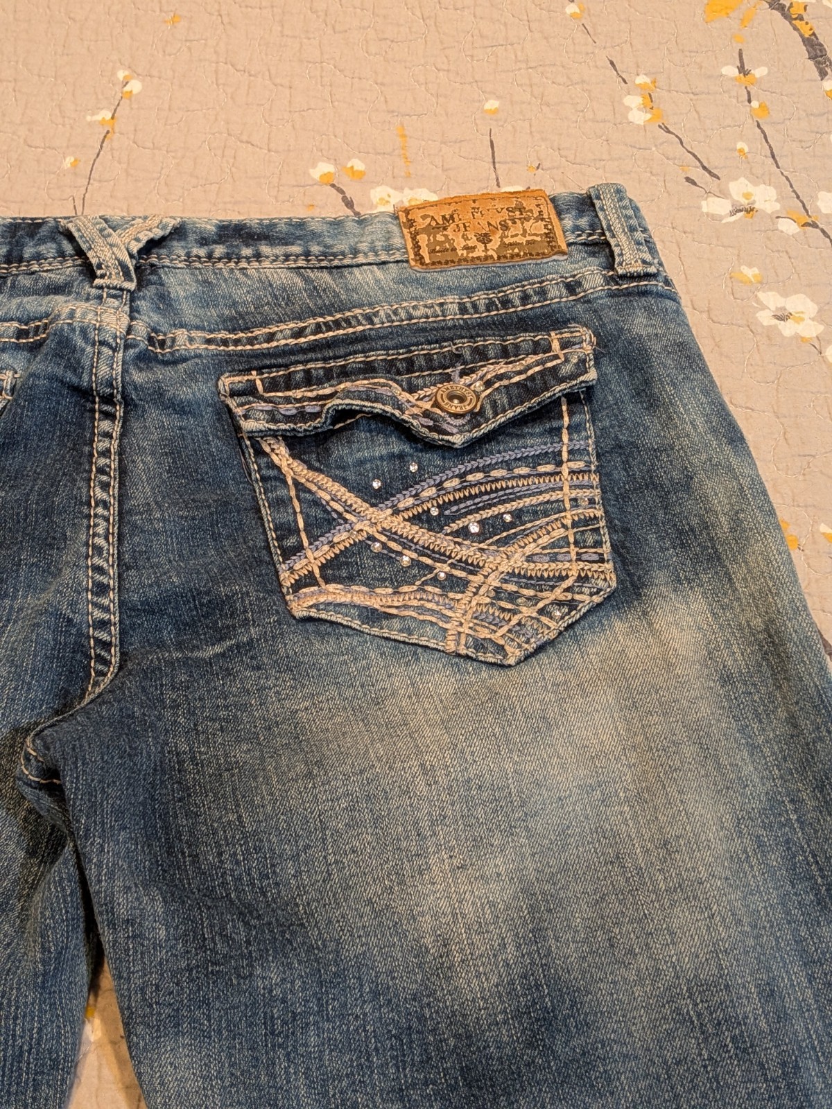 Amethyst Jeans Women Size 13 Blue Denim Embroidered Pockets Comfort
