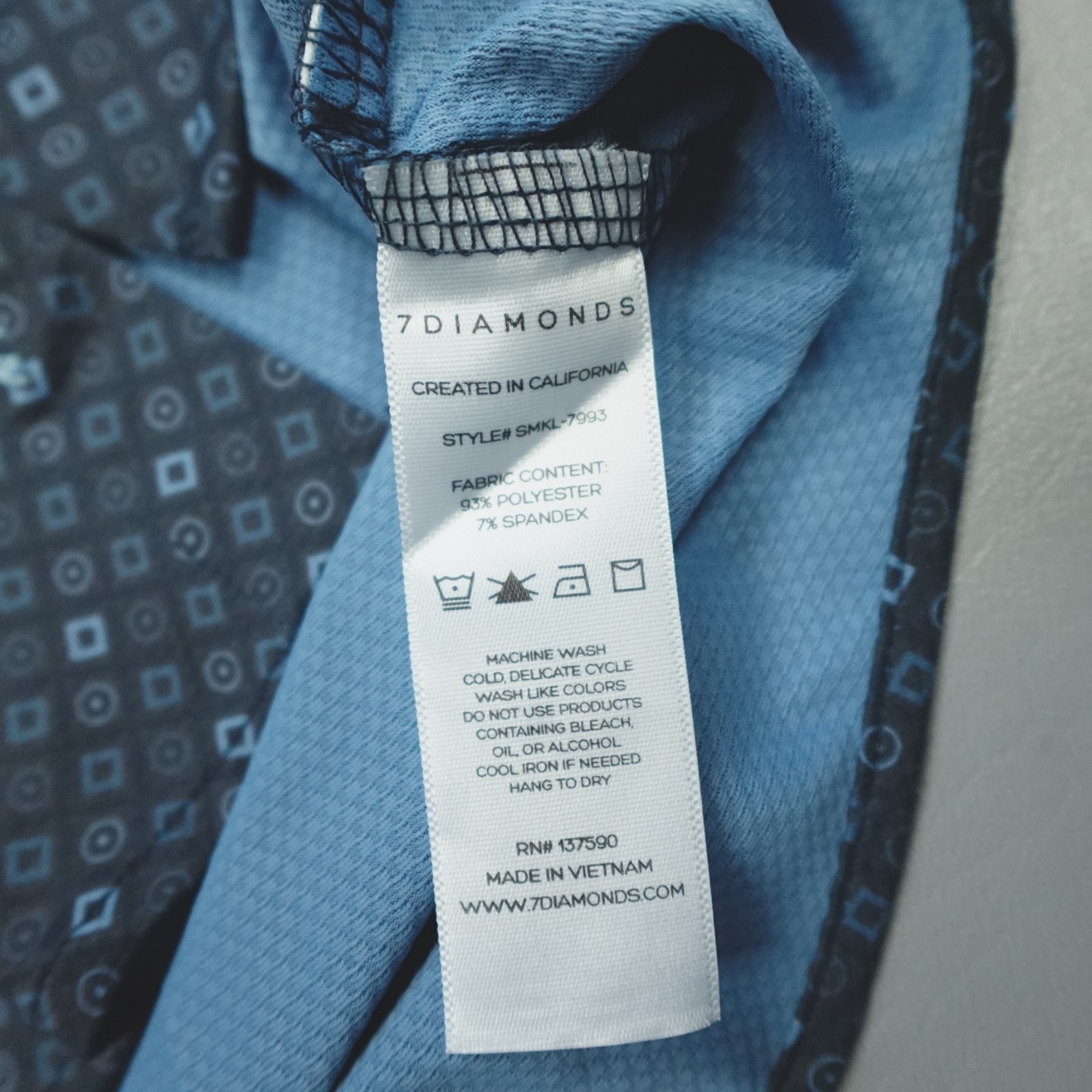 7 Diamonds Liam 4-Way Stretch Performance Shirt Size M Button Up Geometric