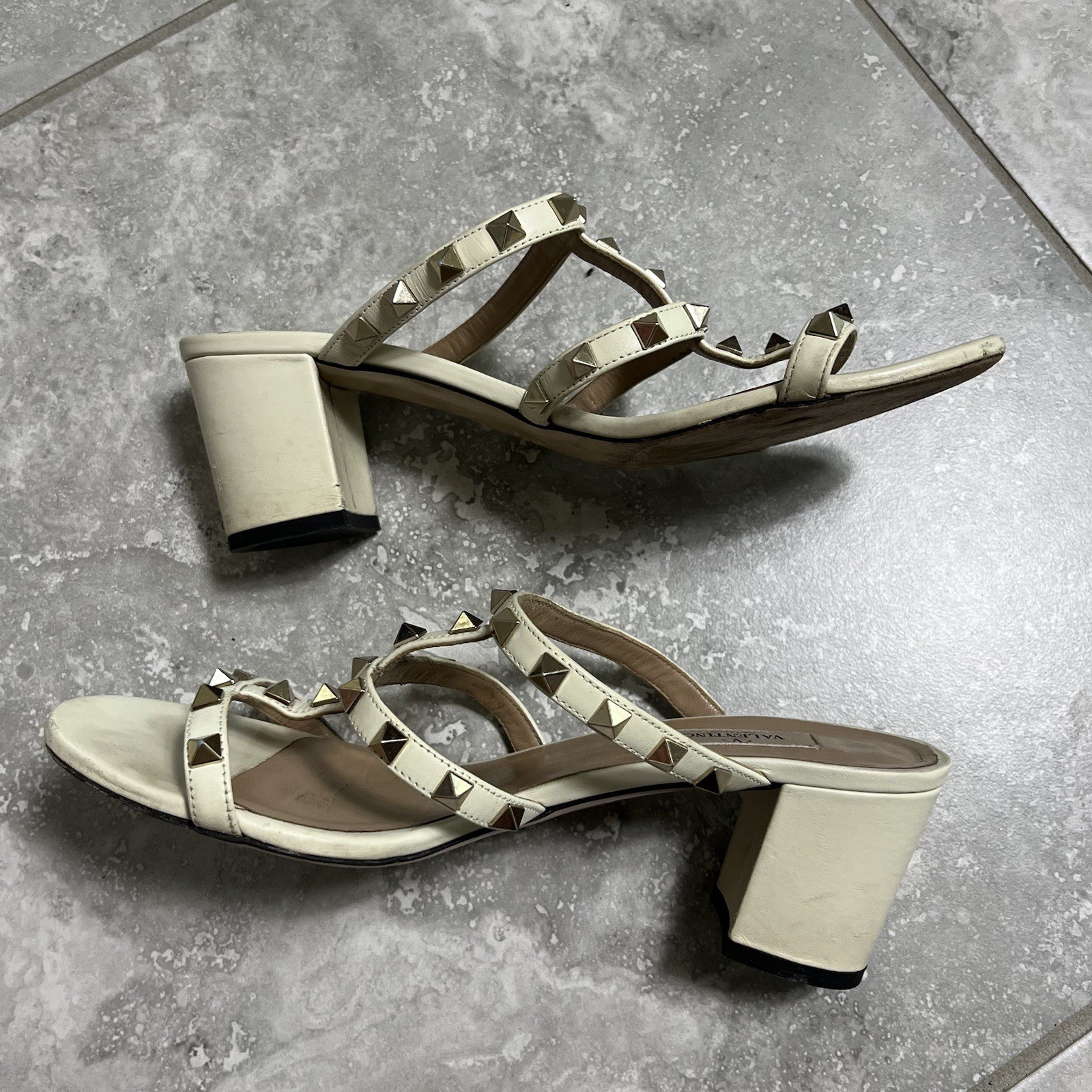 Valentino Garavani Rockstud Studded Caged Slide Sandals Leather Cream 39 8.5 US