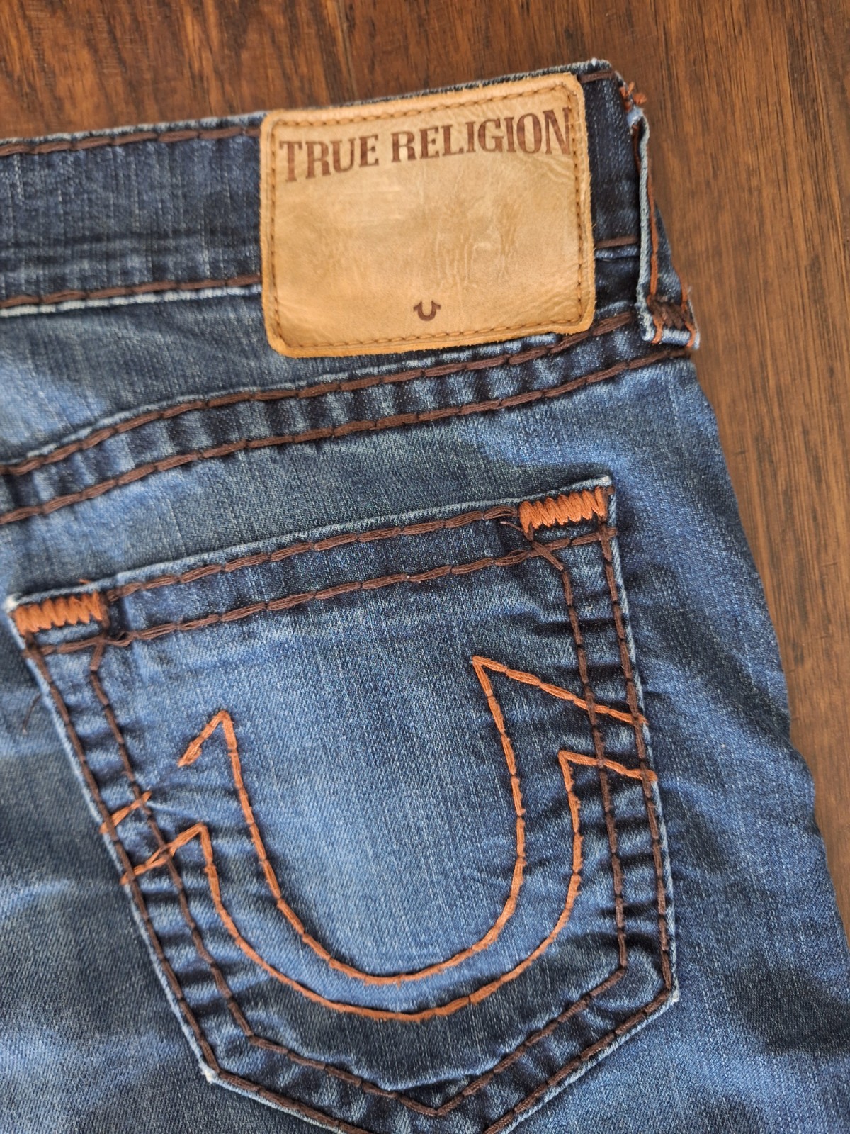 True Religion Men’s Geno slim fit jeans Medium Wash Buckstitch detail size 36×33