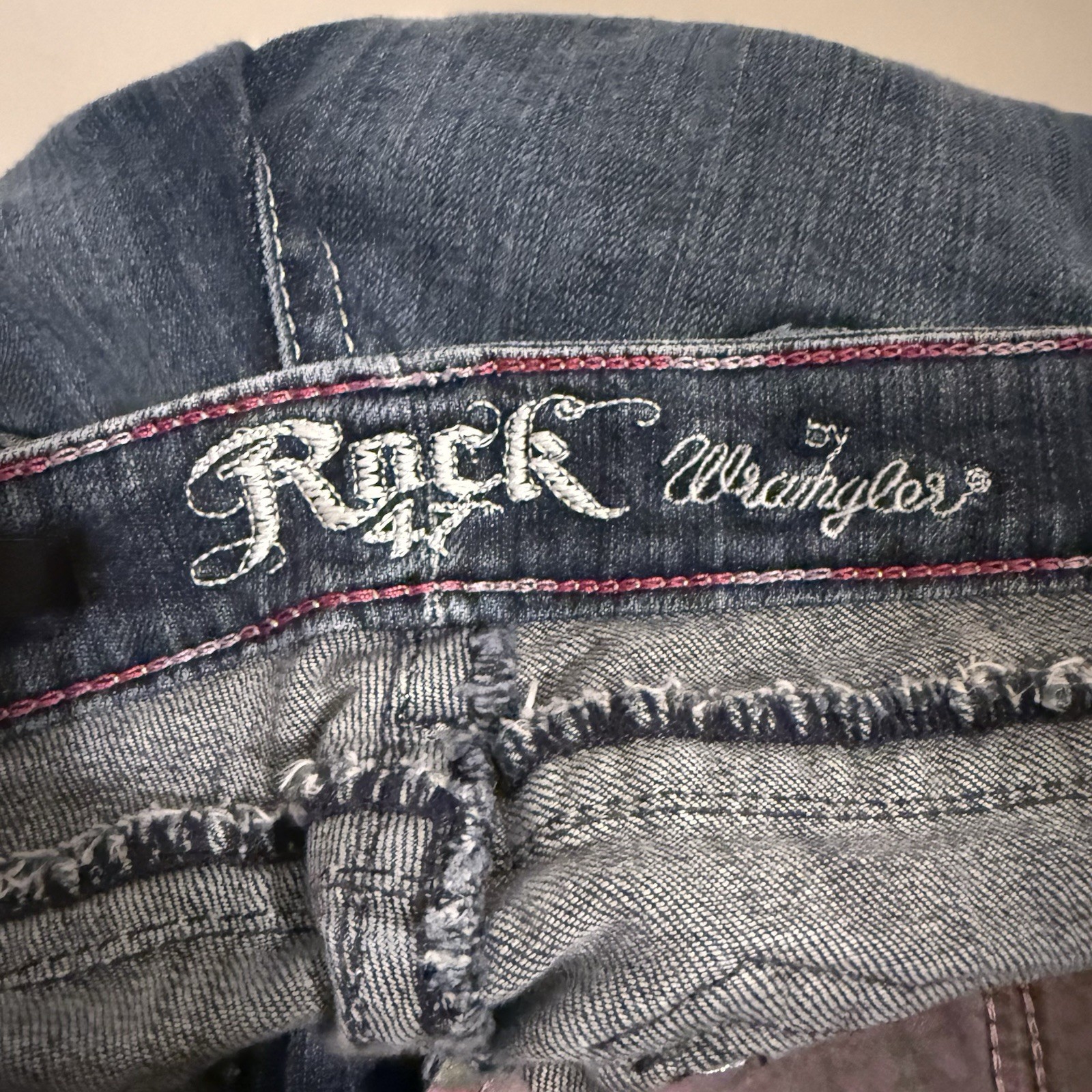 Wrangler Rock 47 Low Rise Bootcut Jeans SZ 7×34 Western Embellished Distressed