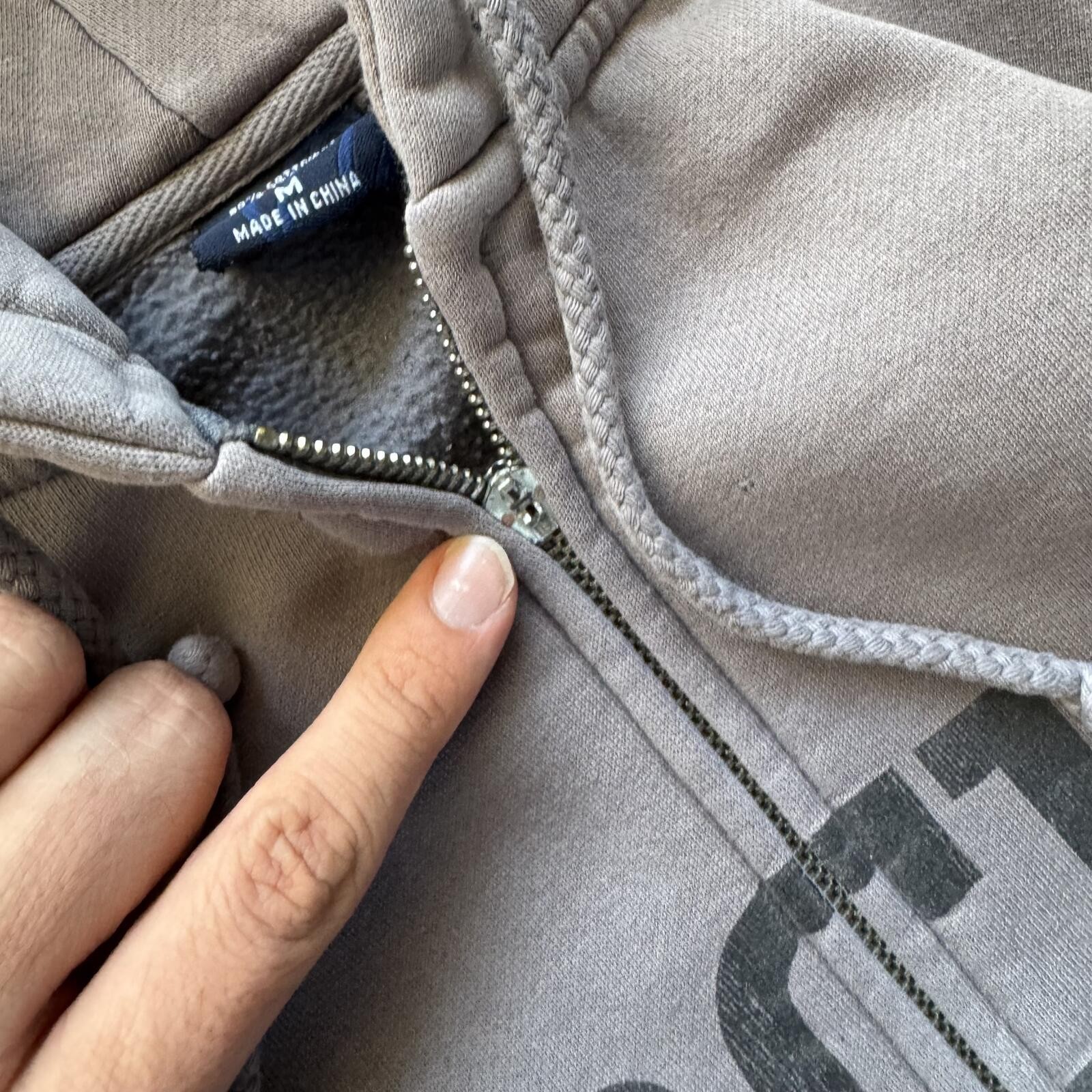 Vintage Y2K Rogue Brewery Skate Style Faded Distressed Spellout Hoodie