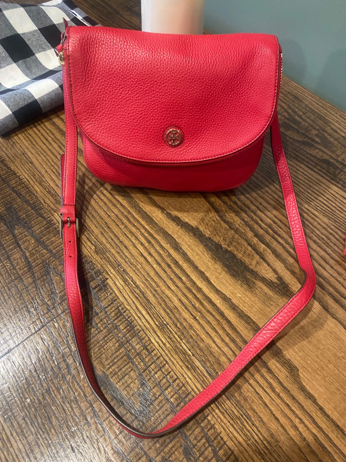 Tory Burch Robinson pebbled messenger bag purse Tory Burch red handbag