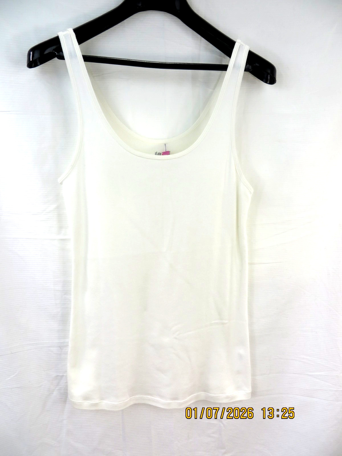 OLD NAVY TAMI FITTED SZ M/L White Super Soft Deep U-Neck Longer Tank Top Shirt