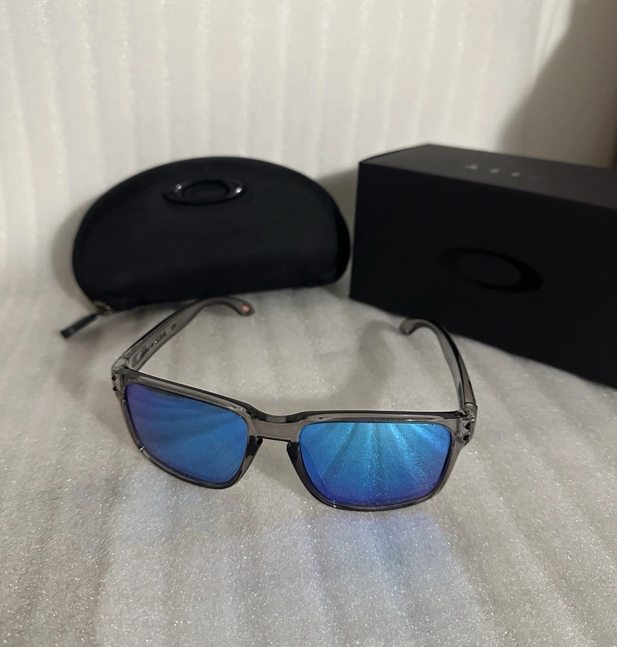 Oakley Holbrook Polarized Sunglasses Blue Polarized Lens New
