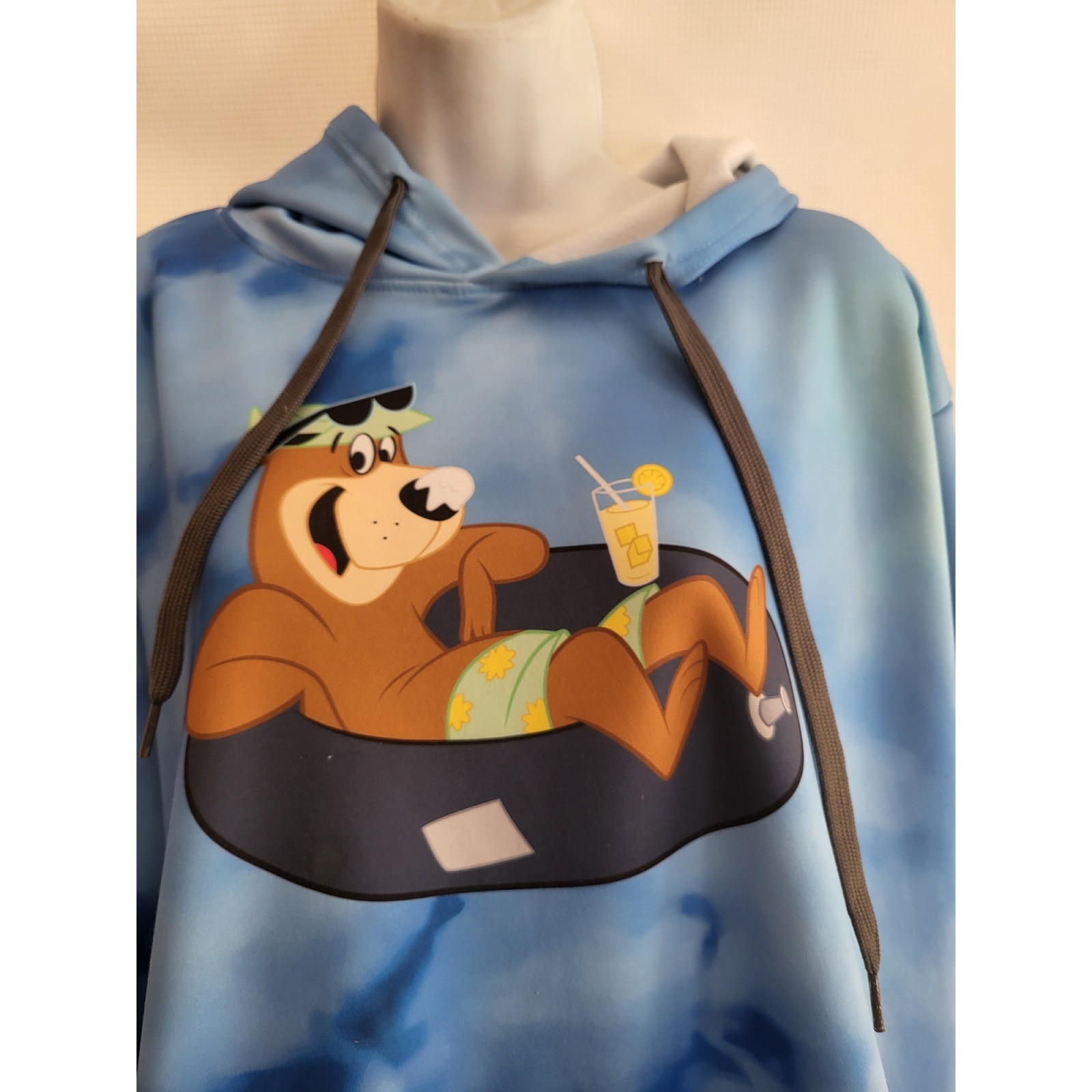 Yogi Bear Hoodie Pullover Long Sleeve Relaxed Fit Graphic Sweatshirt Adult L
