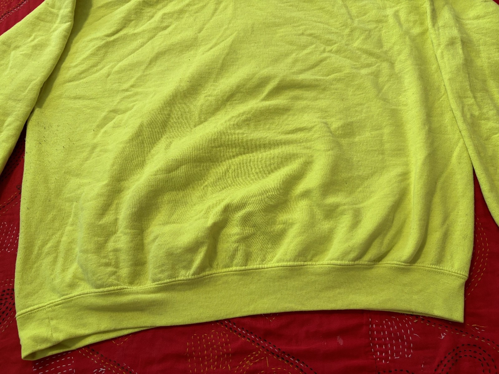 Ladies? We Got This Yellow Graphic Sweatshirt Street Casual Hoodie. Size X-large
