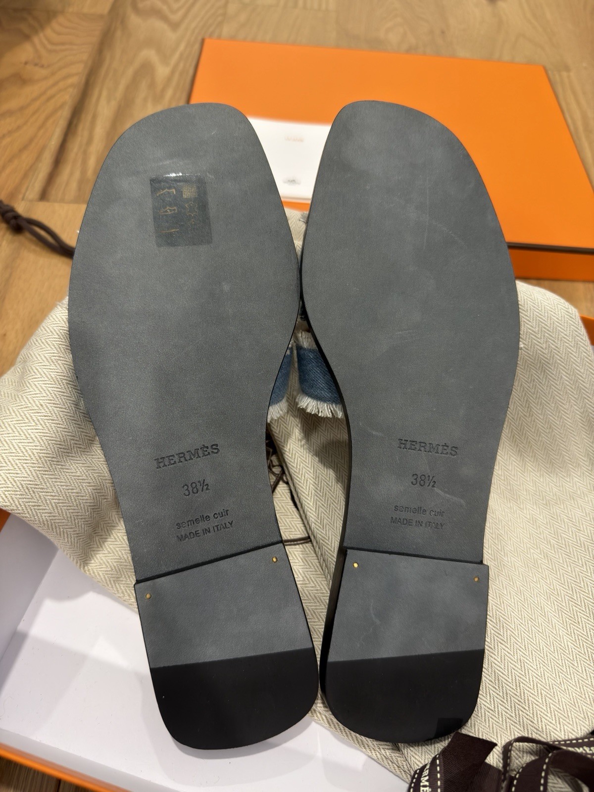 100% Authentic Hermes Oran Sandals women 38.5 BNIB