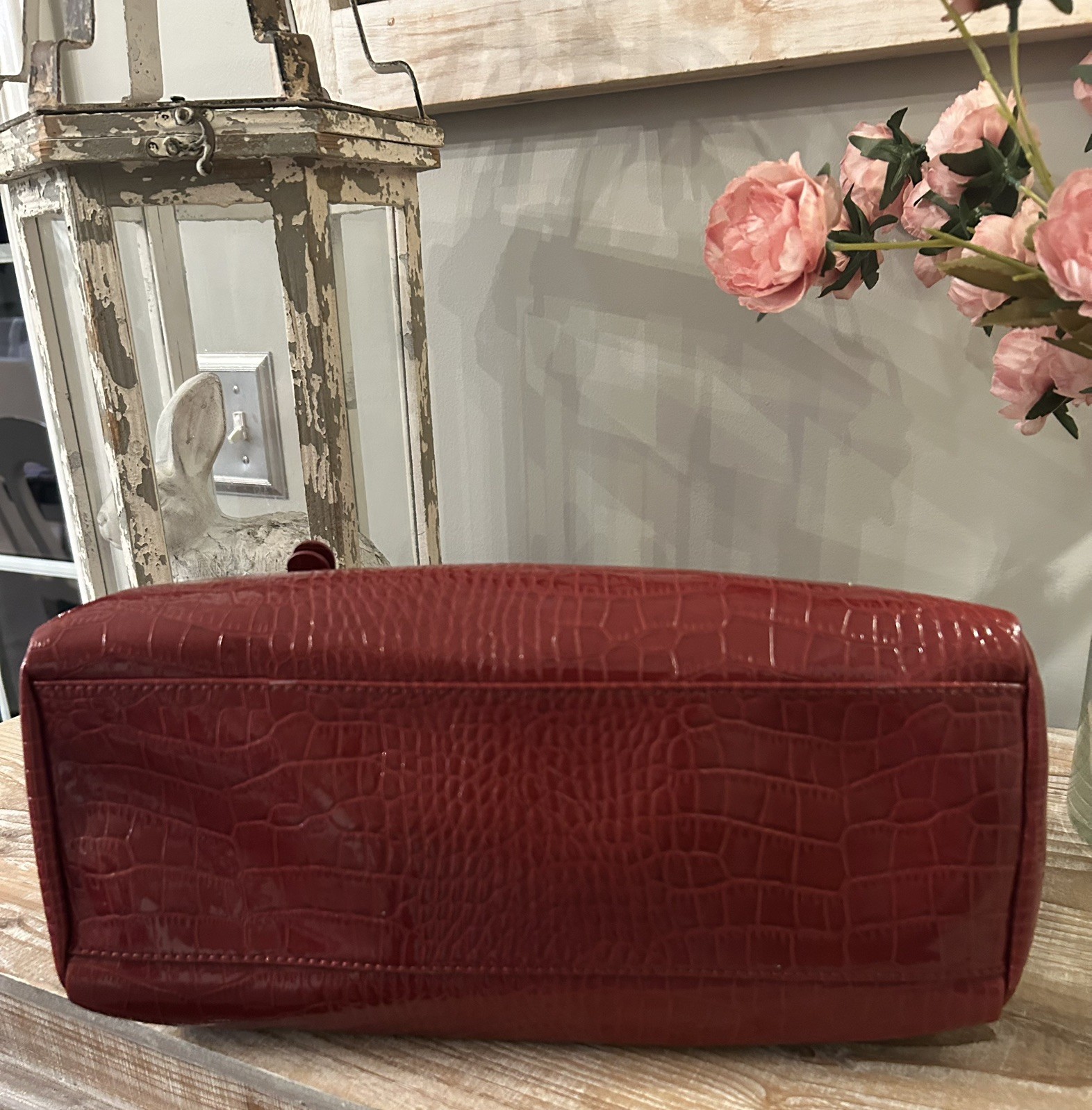 LIZ Claiborne Red Glossy Crocodile Embossed Tote Handbag Silver LC Padlock EUC