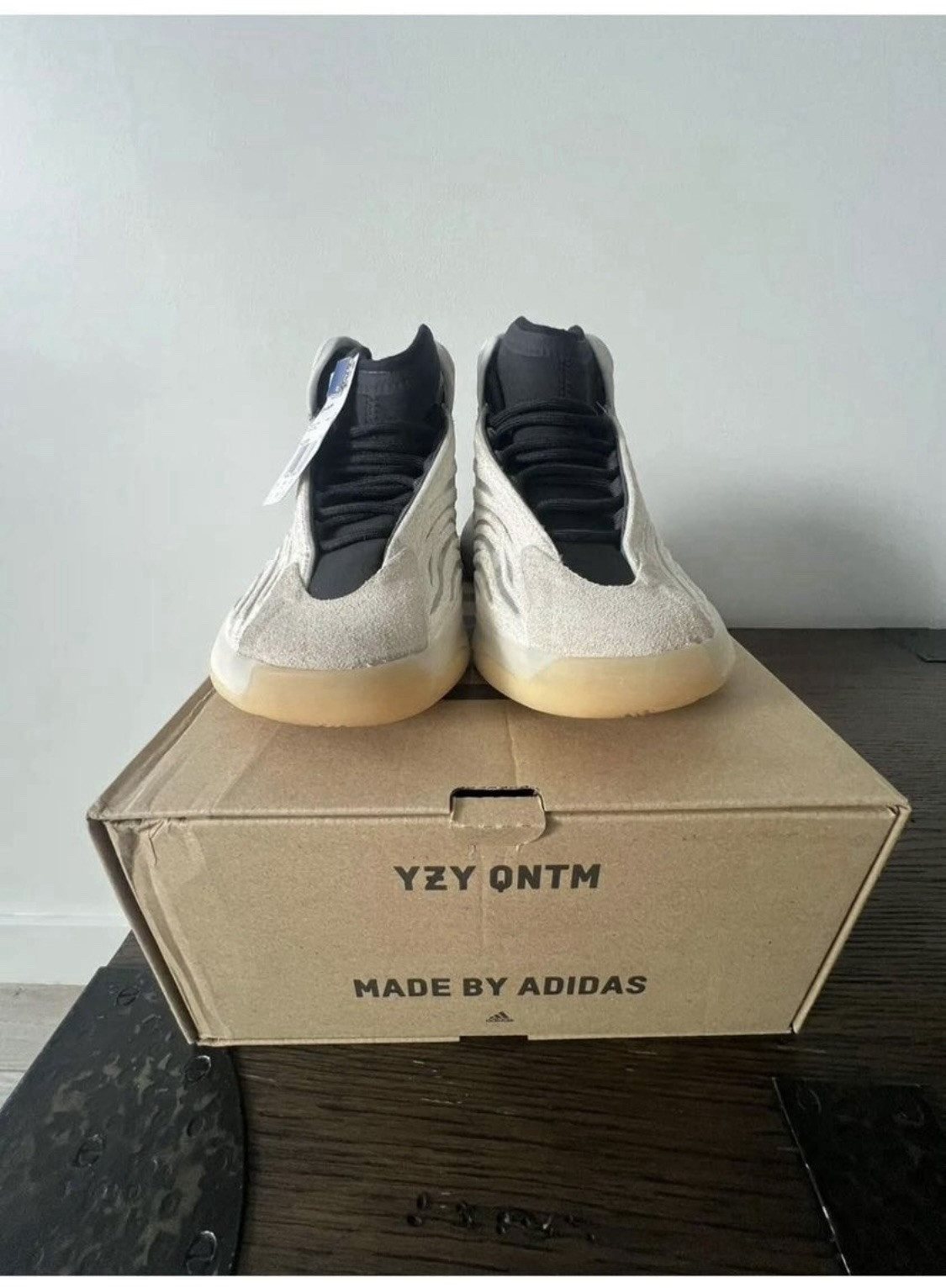 Yeezy Adidas Basketball Shoe Size 9 HQ2085