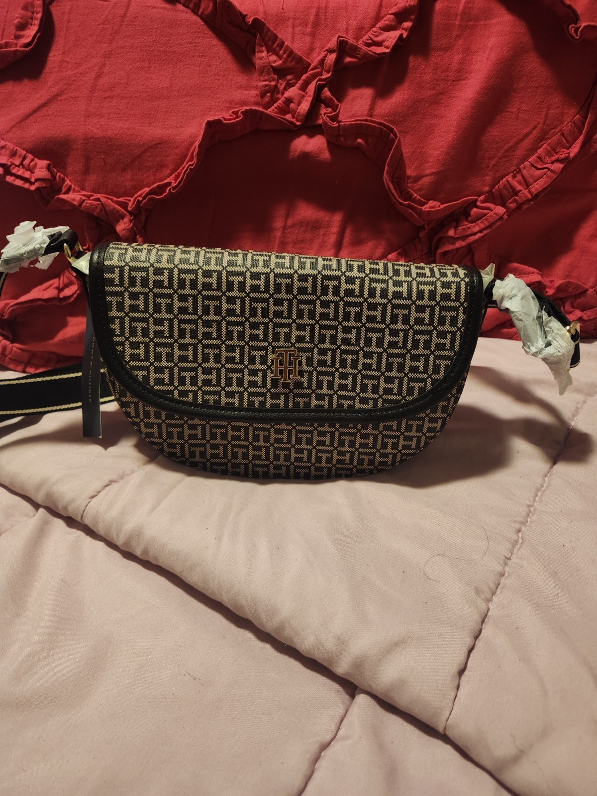 Tommy Hilfiger Beige/Black Logo Small Crossbody Bag Adjustable Strap Zip Gold