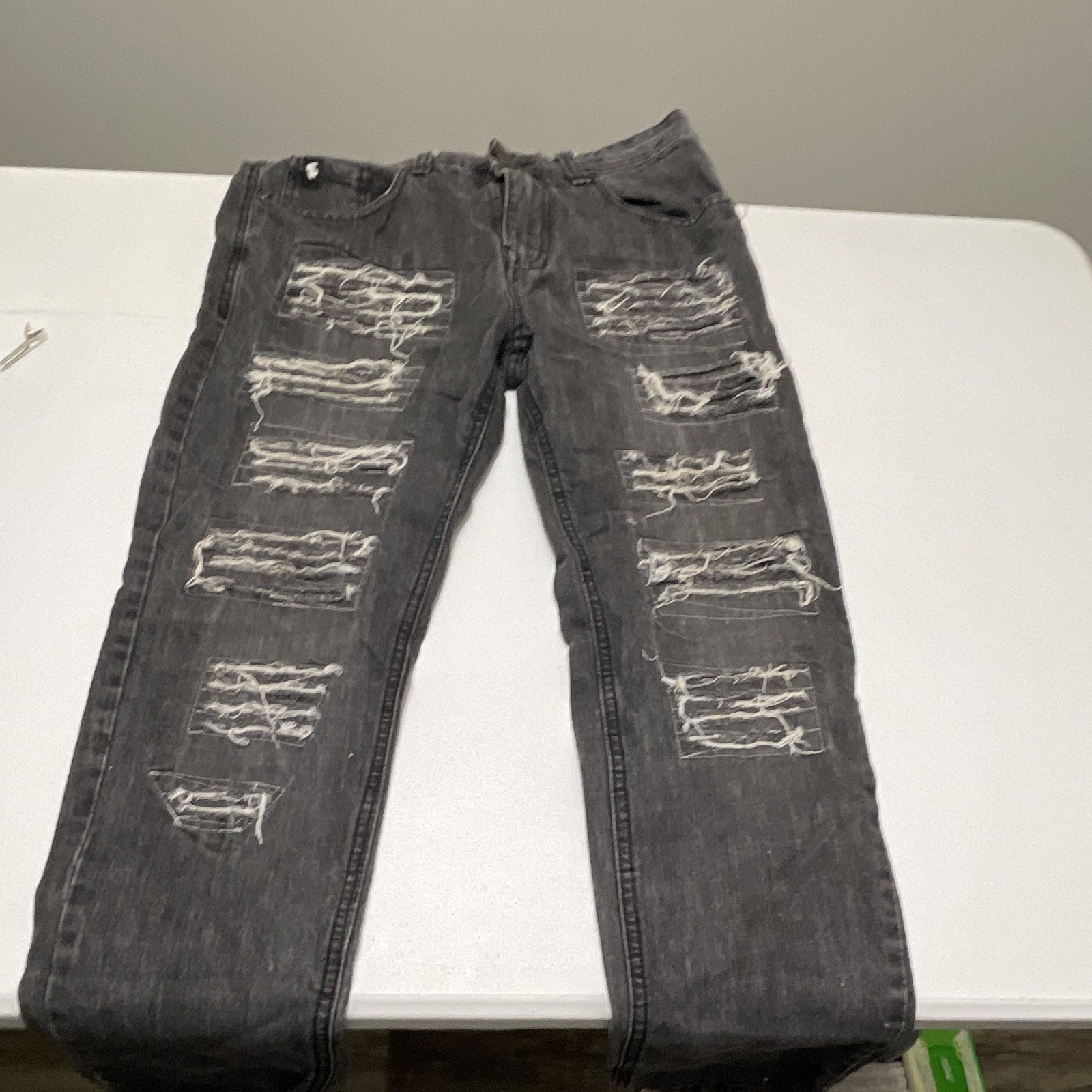 Southpole Men’s Gray Dark Wash Distressed Slim Fit Denim Jeans 5-Pocket