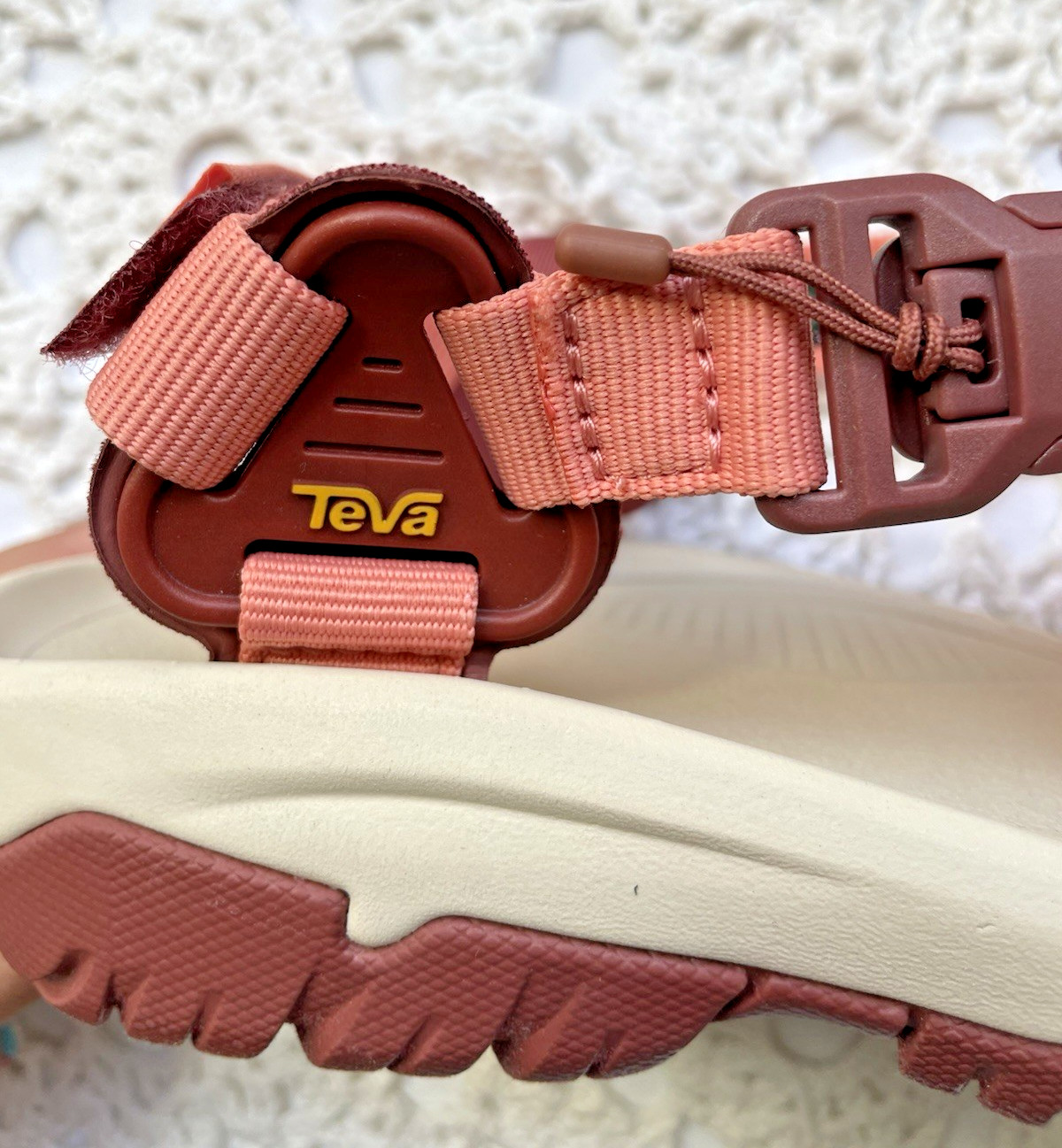 Teva Hurricane Terra Dactyl Coral Women’s Hiking Sandal Size 7