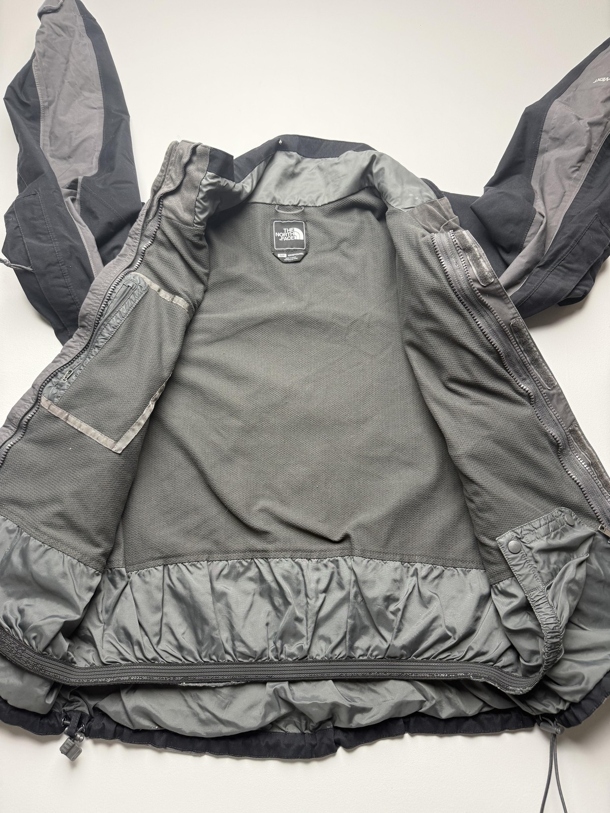 The North Face Jacket Mens Small Gray Black Hooded Full Zip HyVent Ski Snow