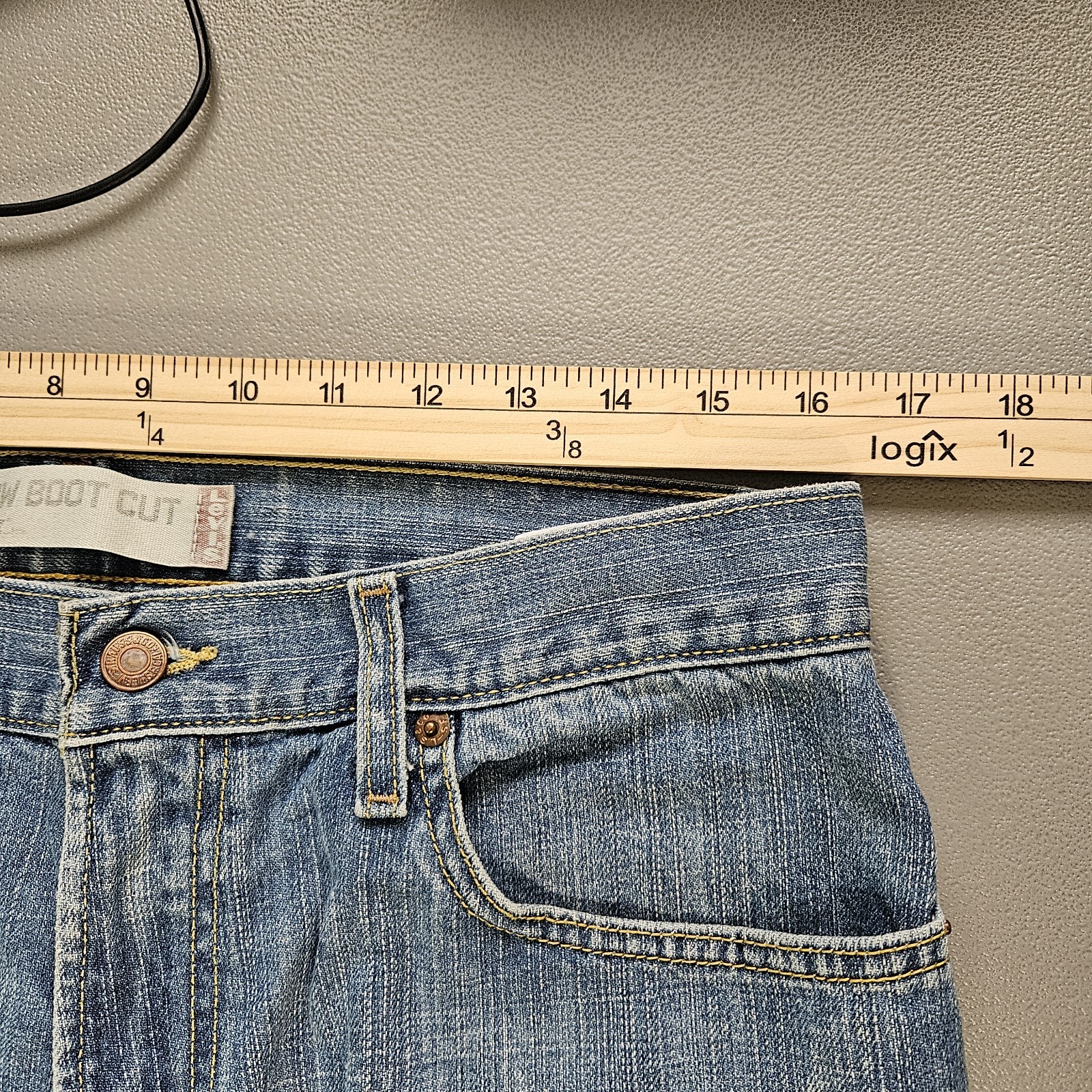 Levi’s 527 Denim Jeans Low Boot Cut Men’s 33×34 Blue Distressed Med Wash