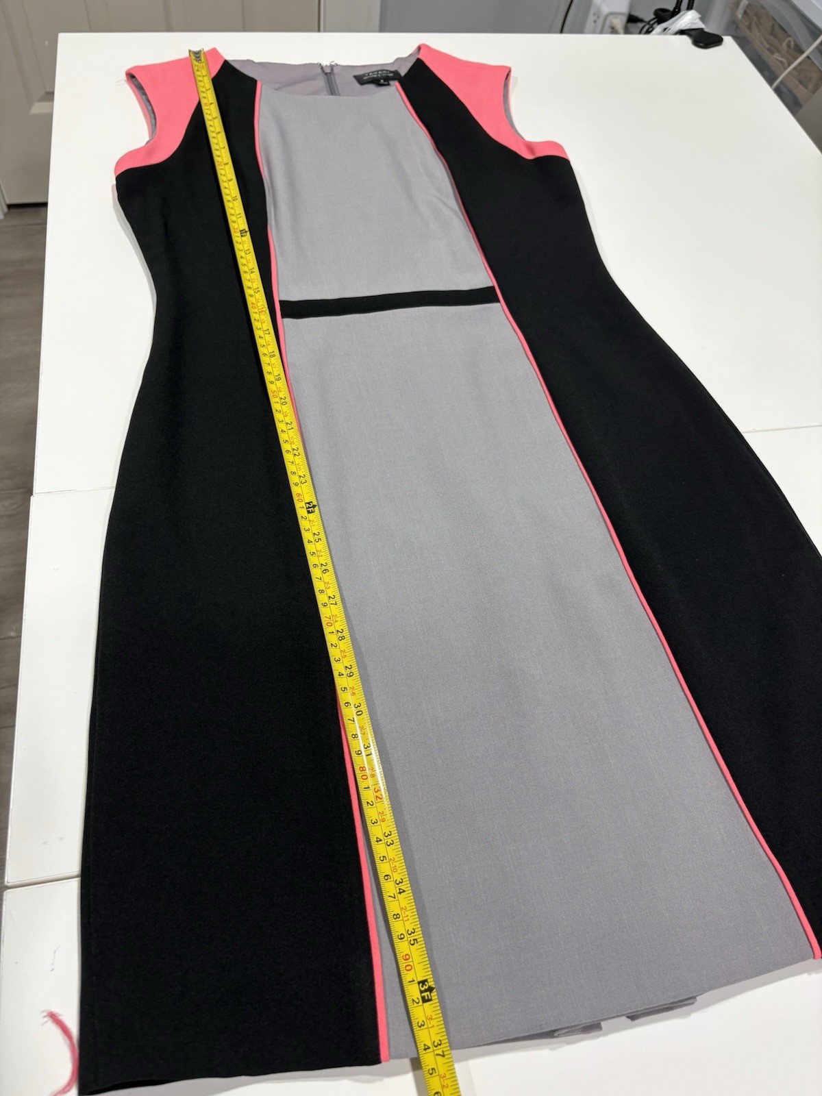 Tahari Arthur Levine Dress Size 8 Colorblock Sheath Sleeveless Gray Black pink