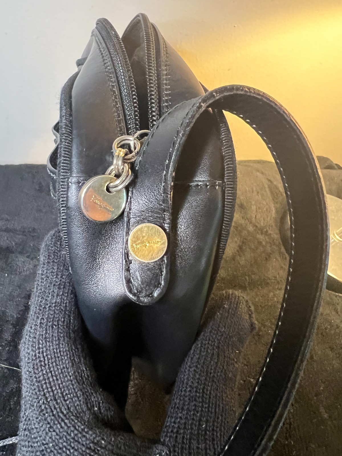 Authentic Ferragamo Vara Bow Crossbody Bag Black Leather Made Italy